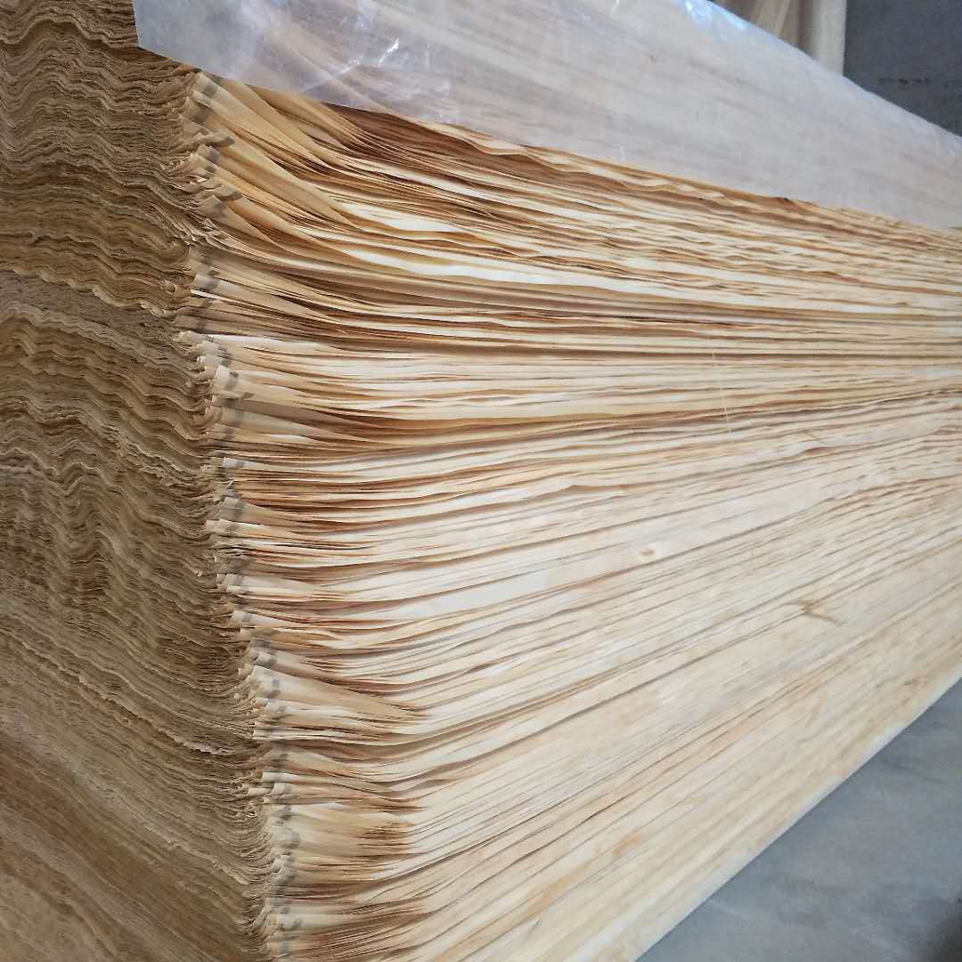 山东临沂厂家生产3x6尺无节材辐射松木皮 面皮