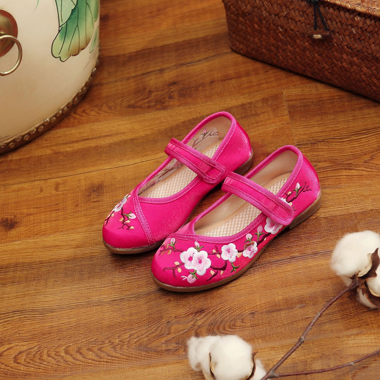 桃花2018春季新款汉服低粗跟儿童绣花鞋旗袍单鞋低跟浅口鞋