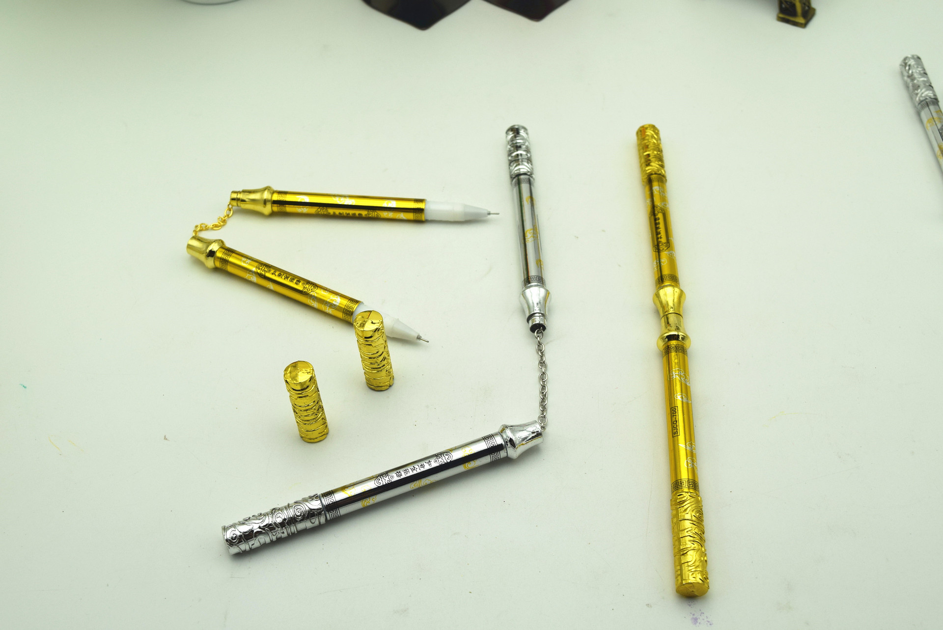 低价销售创意如意双截棍减压多功能转转笔金箍棒伸缩笔双头中性笔