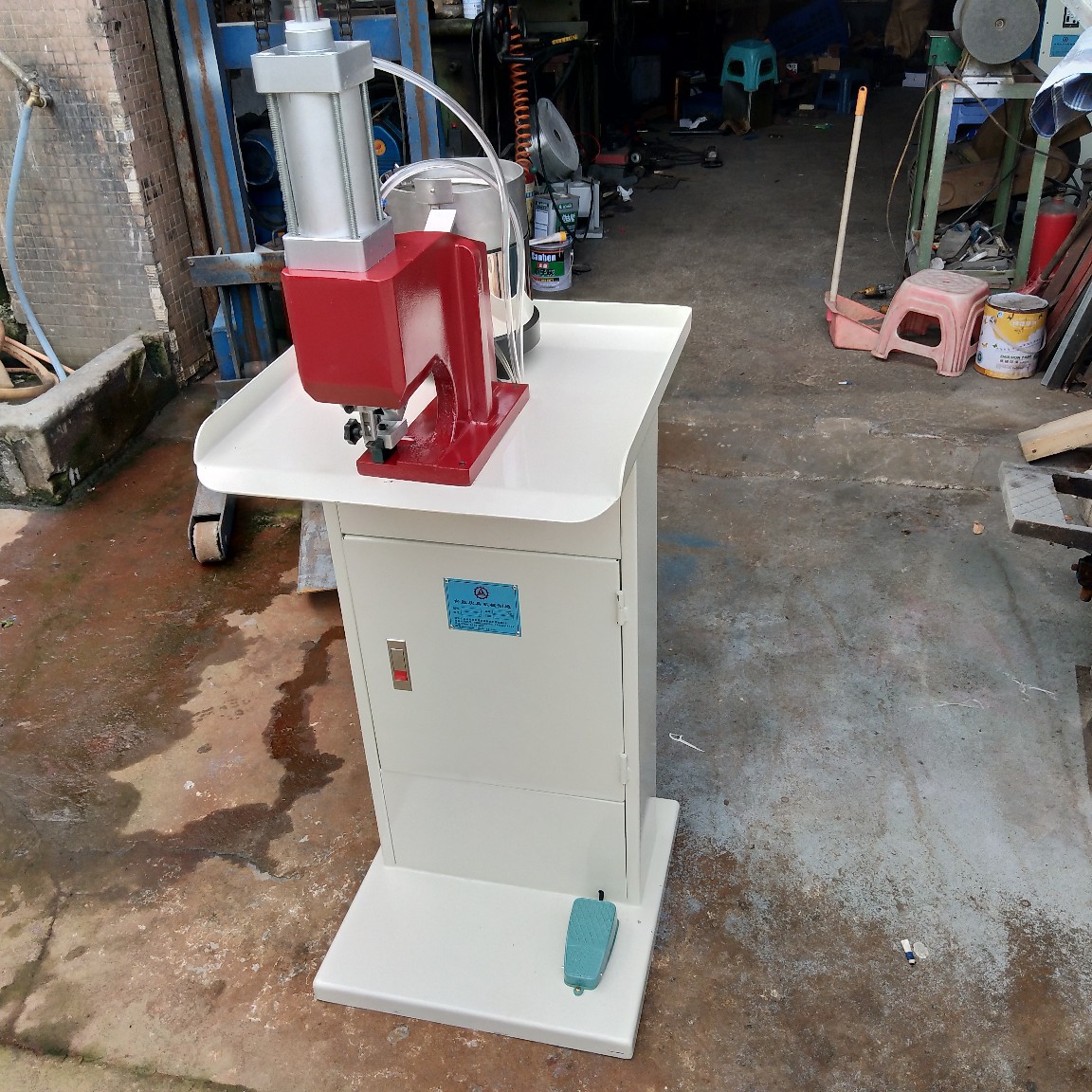 皮革机械设备马仔钉机订套机 介子机 束环机台胜皮具机械设备供应