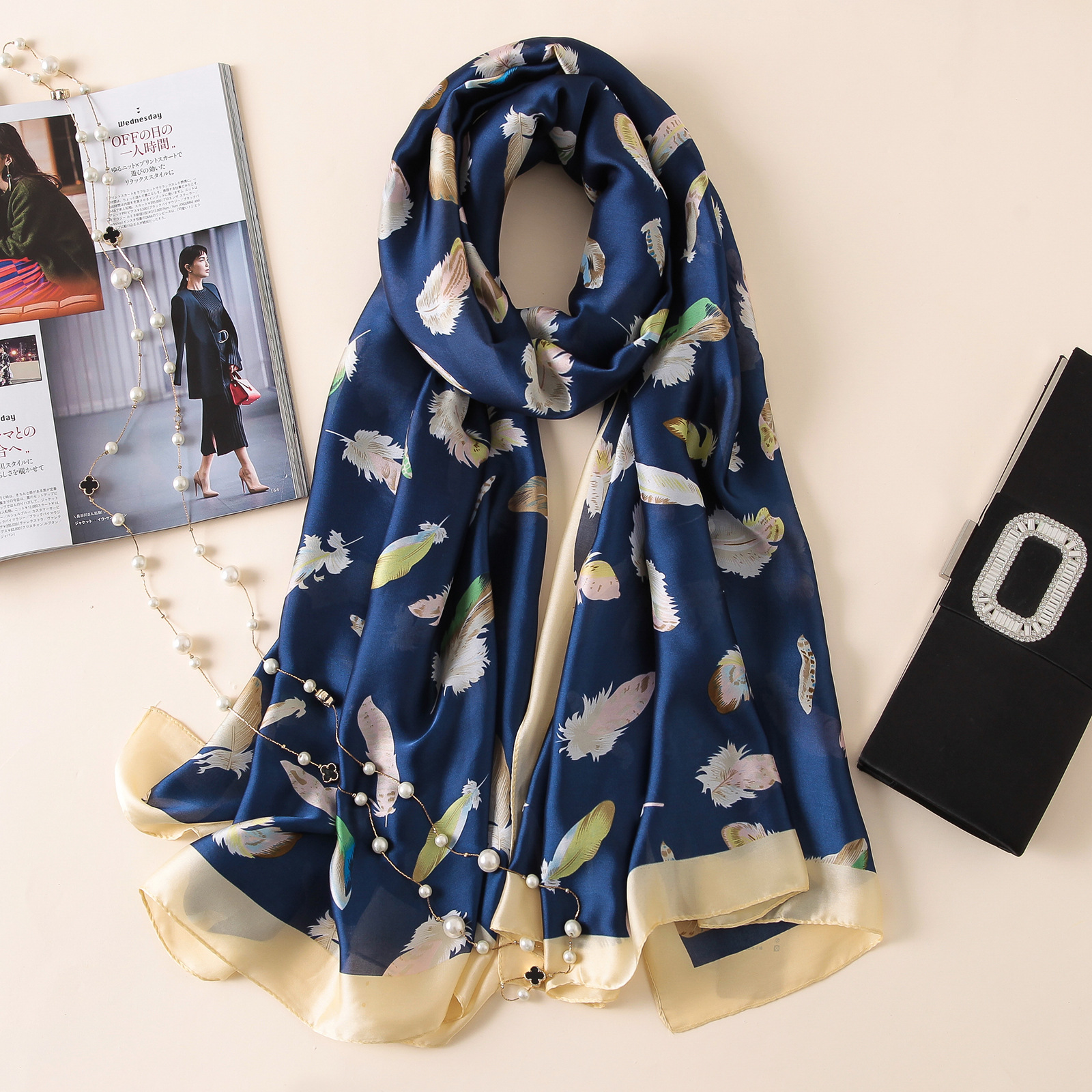 杭州丝绸女士长款丝巾女夏季披肩百搭纱巾缎面彩色羽毛新品2018