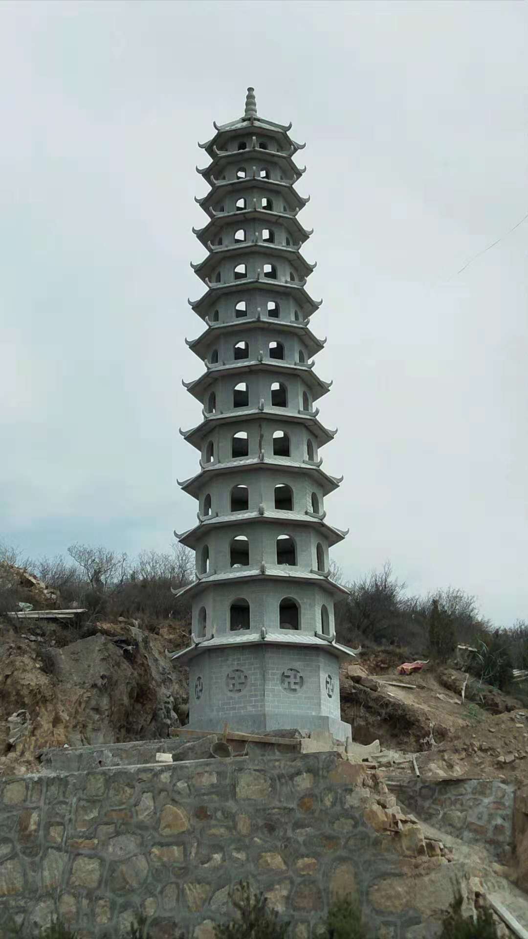 承接定做景区陵园青石佛塔 厂家直销寺庙供奉雕刻石塔