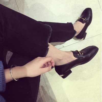 温州杜米亚2018秋季新款方头粗跟单鞋女金属扣珍珠低跟两穿小皮鞋