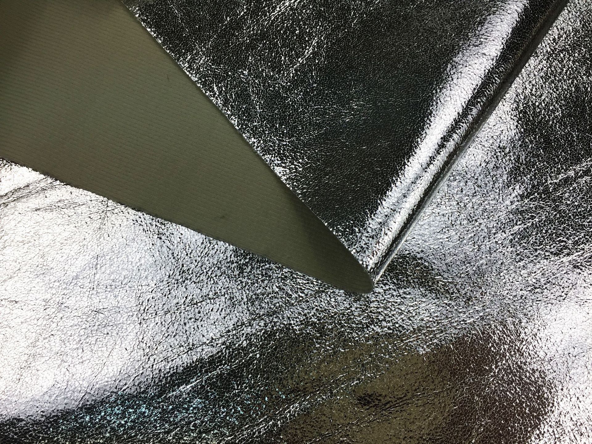 pu皮革金属爆裂纹靓丽反光小哈密瓜纹特殊材料晚会包手袋鞋帽面料