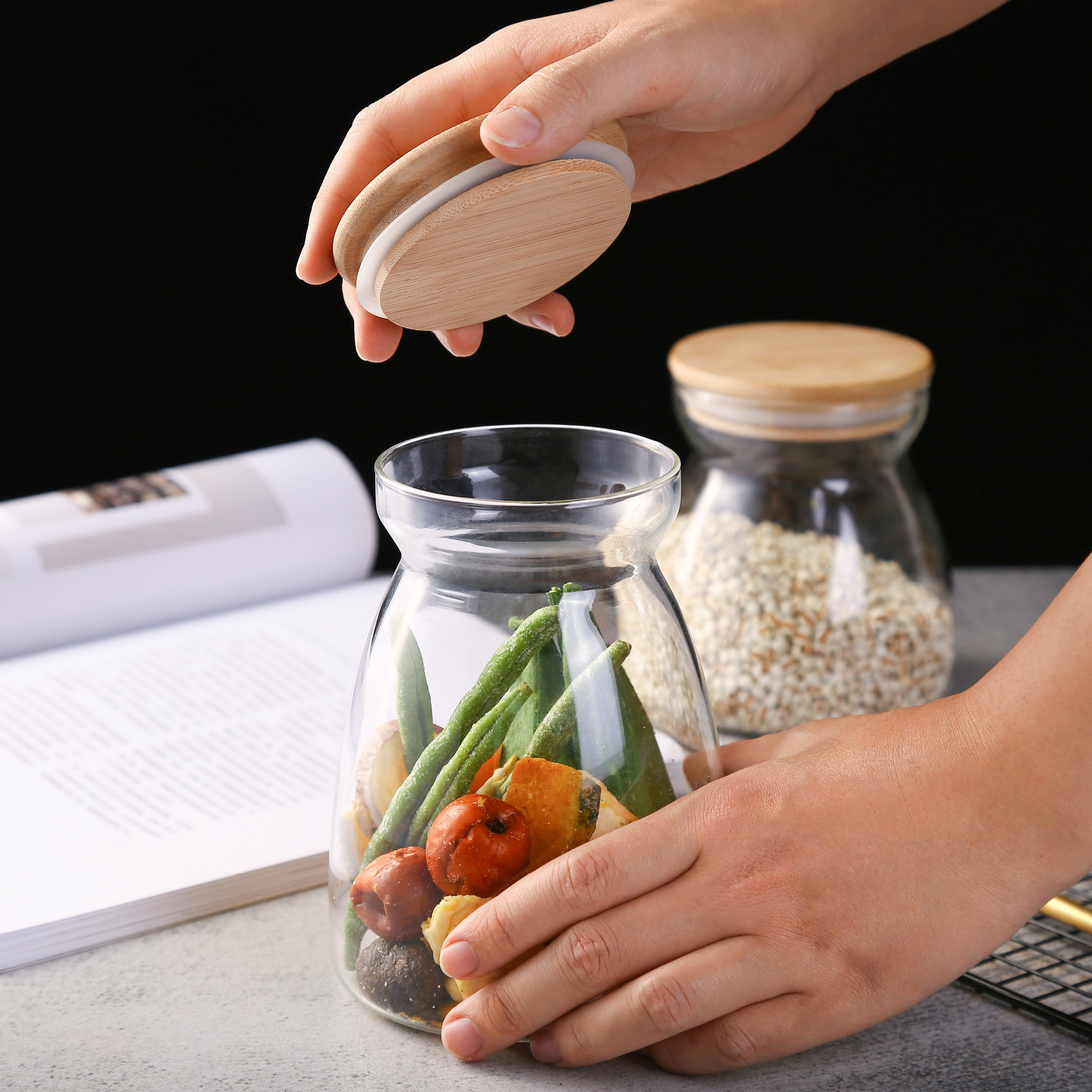 Japanese-Style Kitchen Transparent Jar Borosilicate Glass Sealed Transparent Storage Snack Grains Food Coffee Storage Bottle Cans