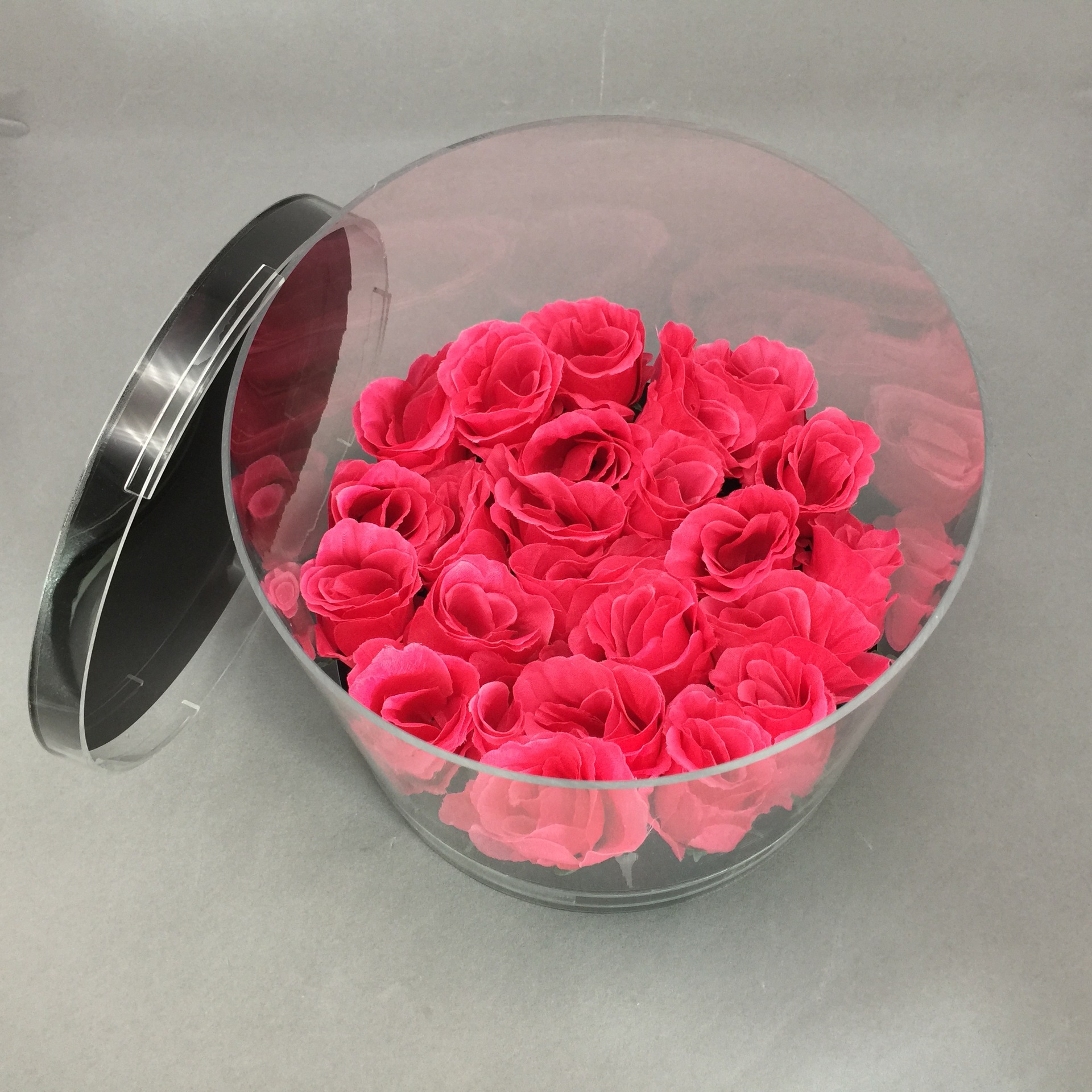 产品描述: 产品名称: 亚克力圆形花盒 透明亚克力圆形花盒 七夕鲜花盒