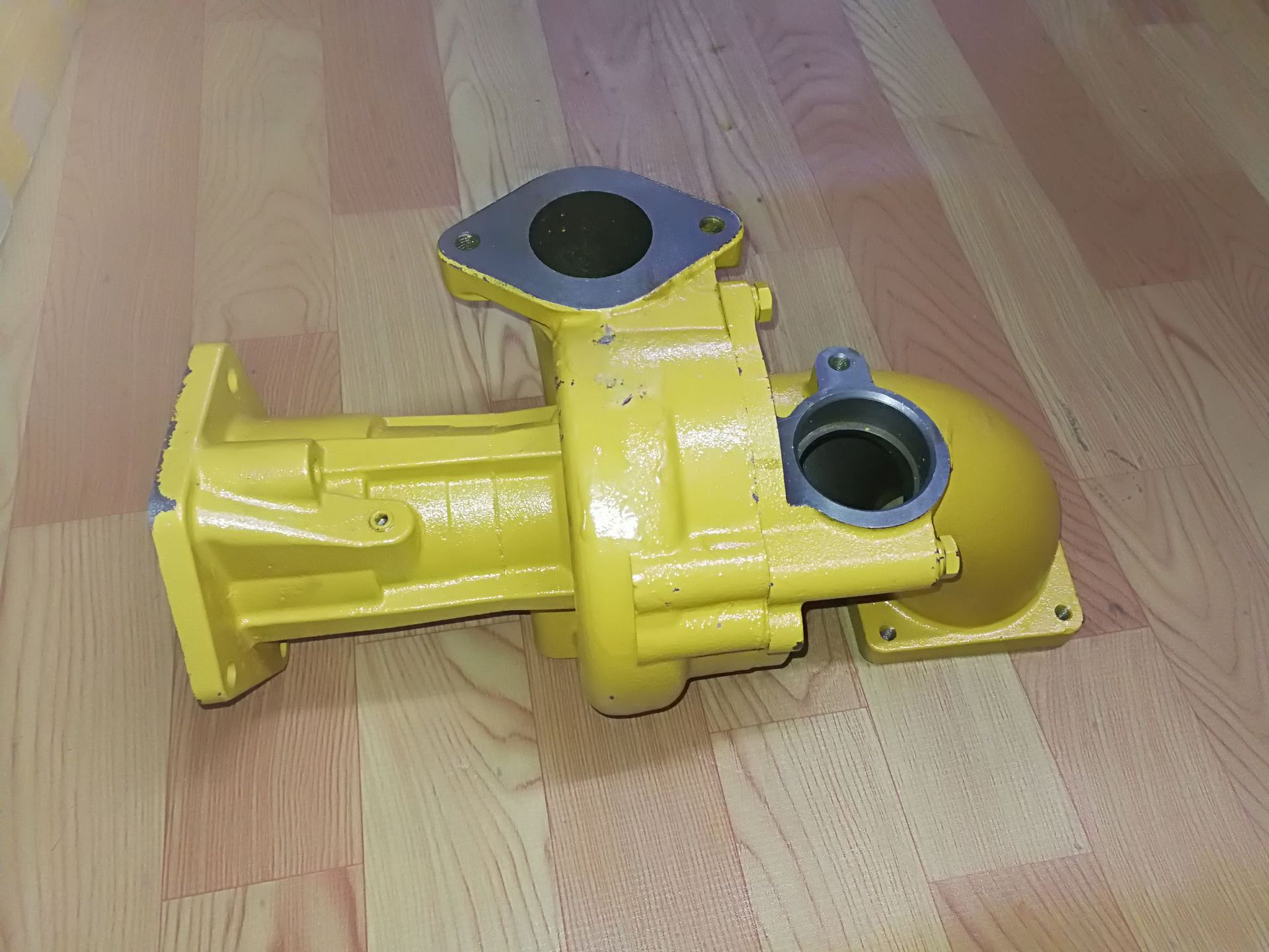 供应日本sa6d170发动机水泵总成6162-63-1012