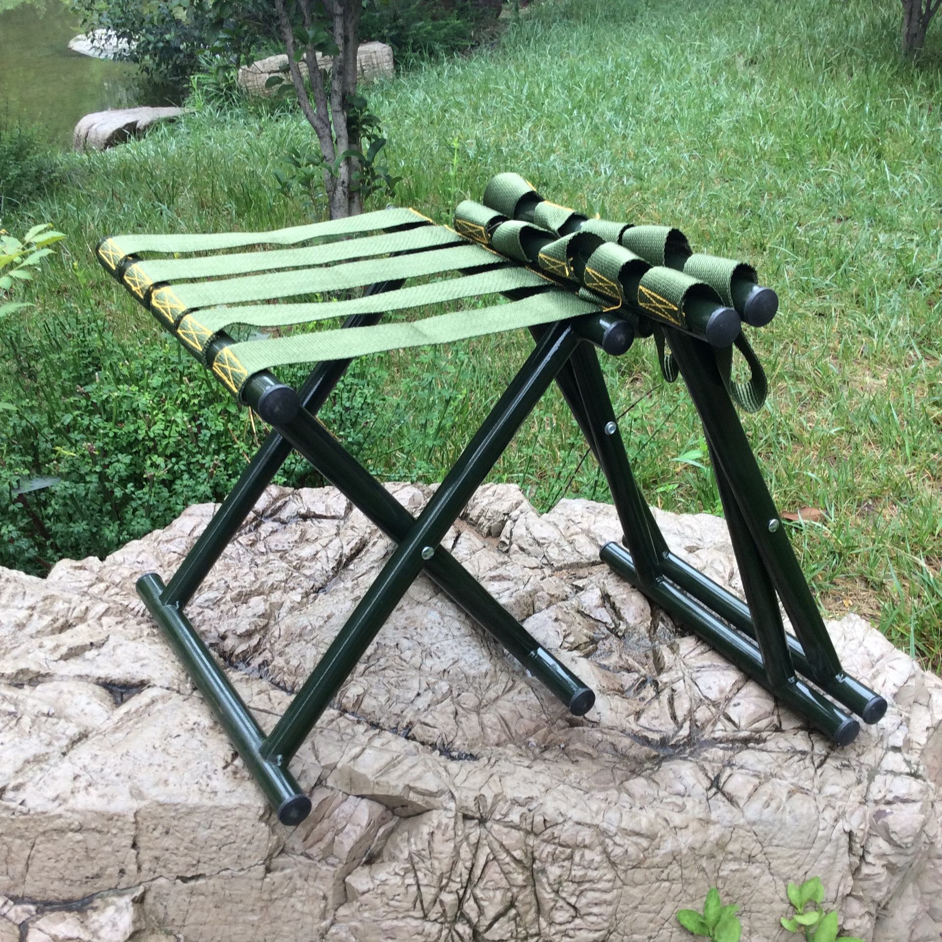 批发圆管马扎新款便携式折叠军工马扎子钓鱼凳子户外火车小板凳