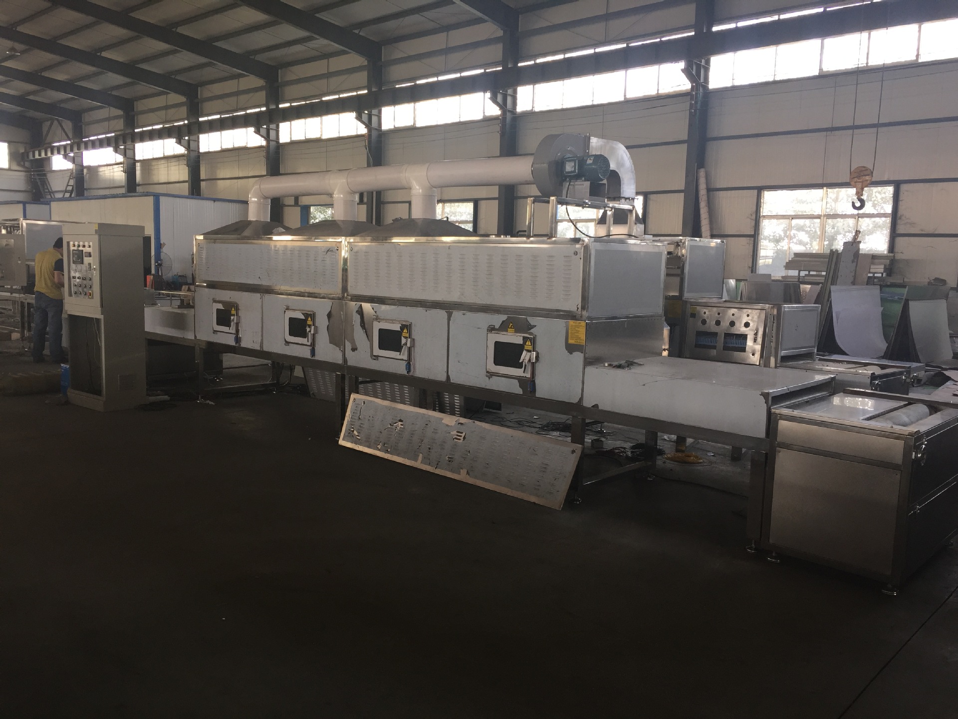 黄粉虫微波烘干机 黄粉虫专用设备200公斤/时 高效快速烘干质量好