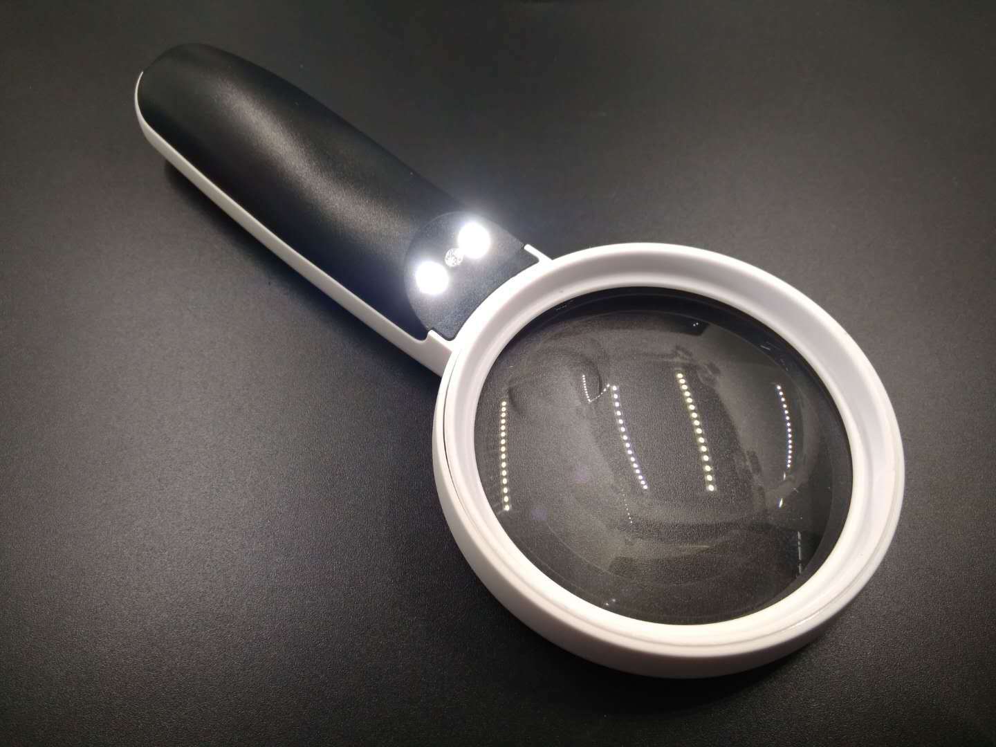 6h-4新款手持式带led灯紫光验钞灯65mm镜面6.5倍高清亚克力放大镜