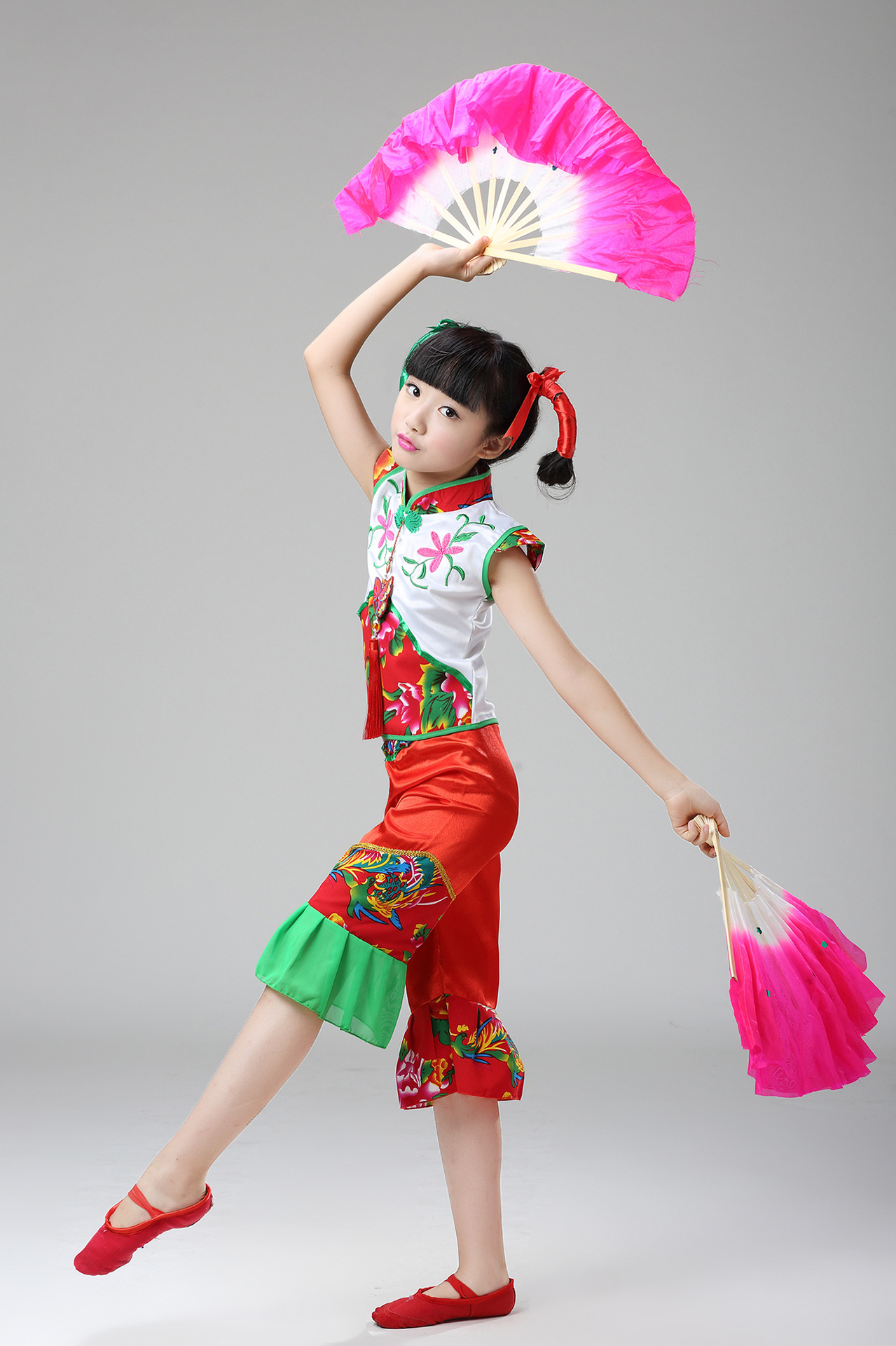 儿童秧歌服民族舞蹈演出服从这里走来的山妞妞农村女孩山里的孩子