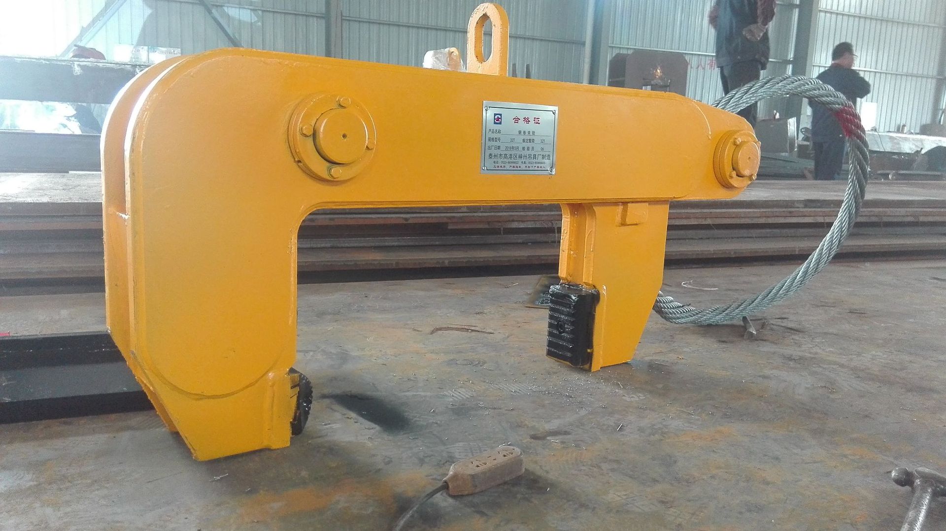 神州sw229供应码头装卸钢卷翻转钳 可倾翻卷板吊具 竖吊卷板夹具