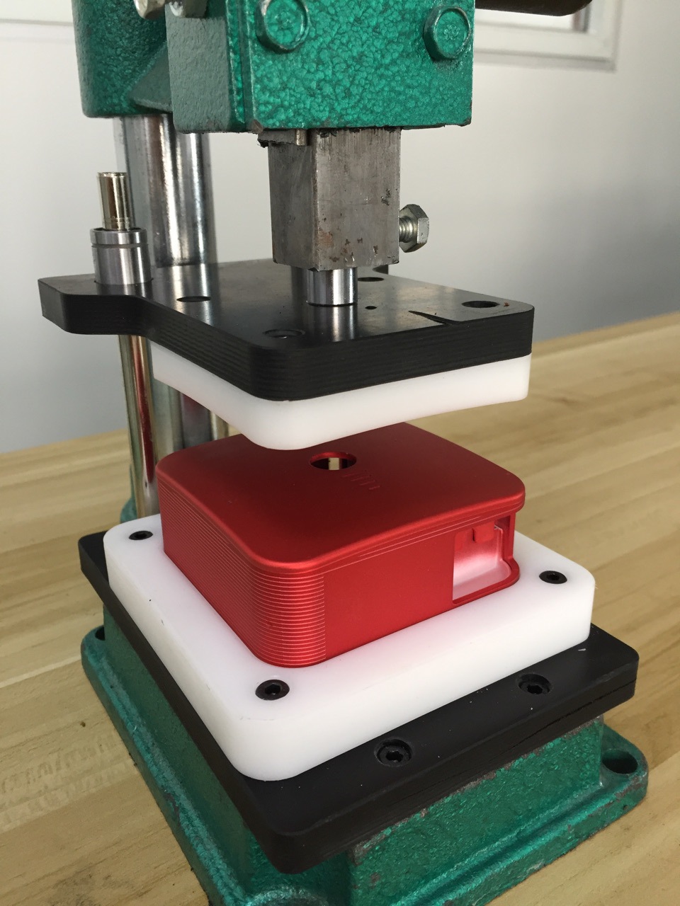 智能充电宝外壳手动压合治具