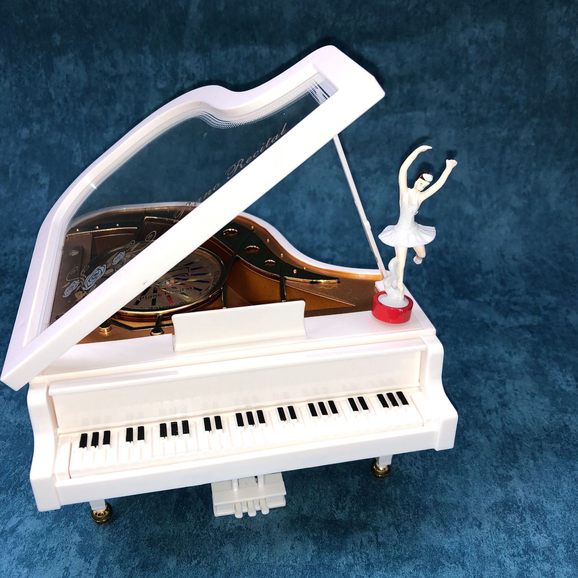 经典小号厂家直销古典欧式钢琴音乐盒芭蕾舞者八音盒 创意礼物