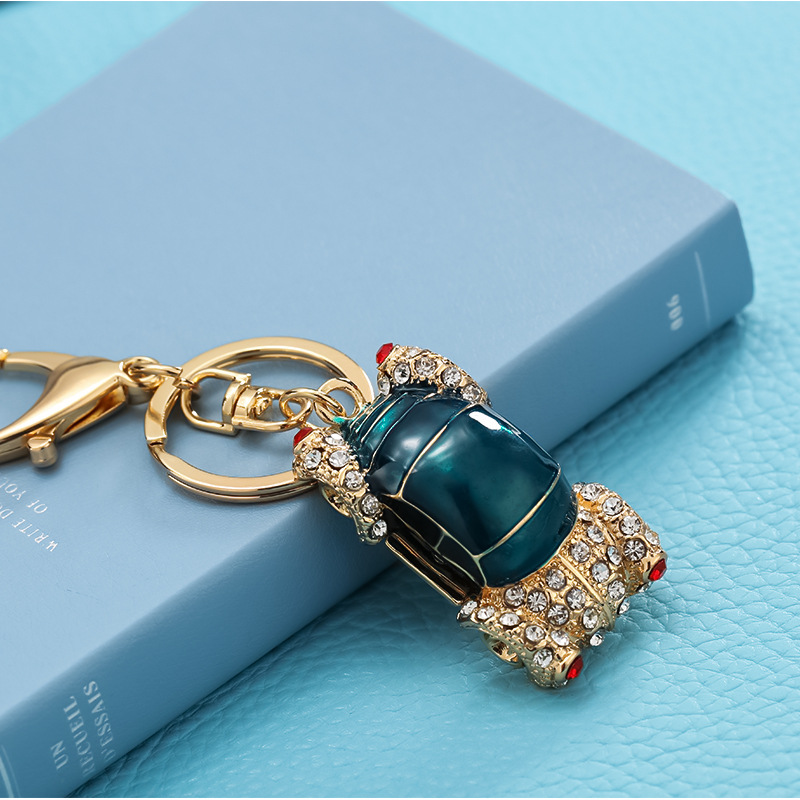 Creative New Metal 3D Dark Green Beetle Sports Car Keychain Mini Dripping Cute Car Package Pendant