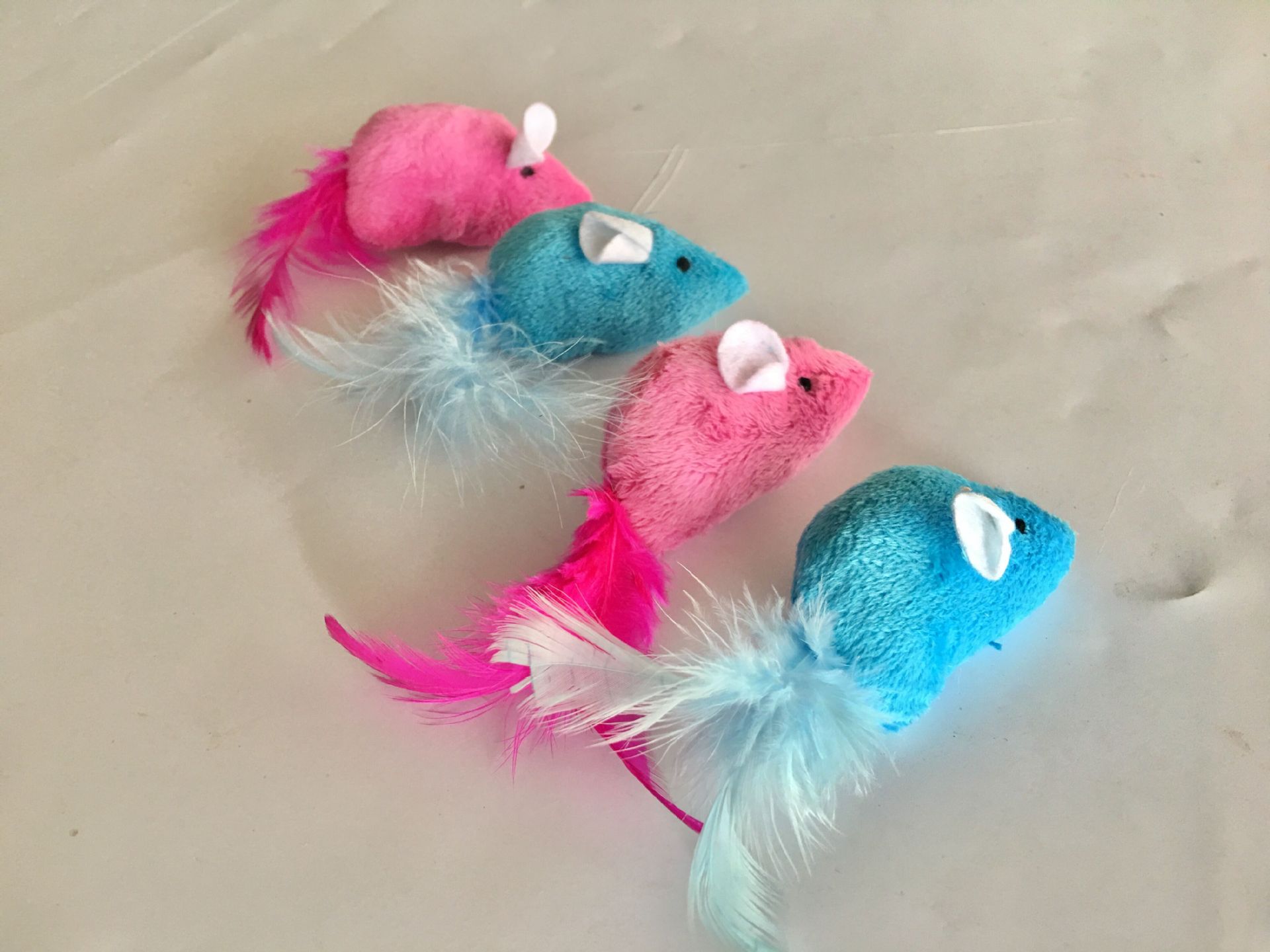 亚马逊 日单 出口 宠物猫咪玩具 粉色蓝色老鼠 羽毛 火鸡毛