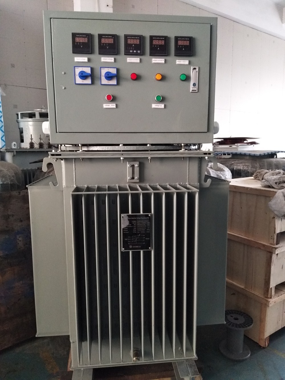 湖南油式稳压器三相立式油式感应稳压器感应油浸式稳压器