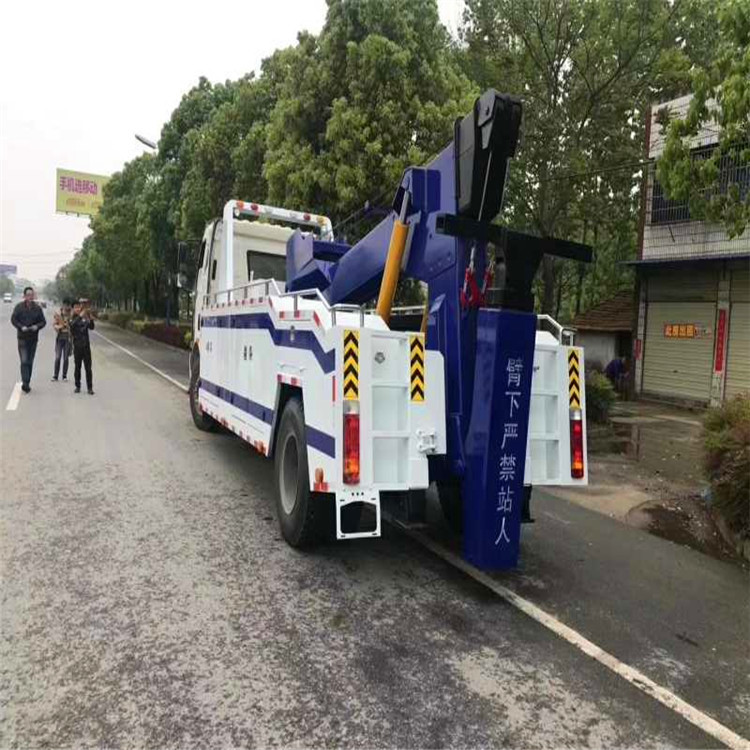 常熟东风解放江淮平板一拖二道路救援拖车价格