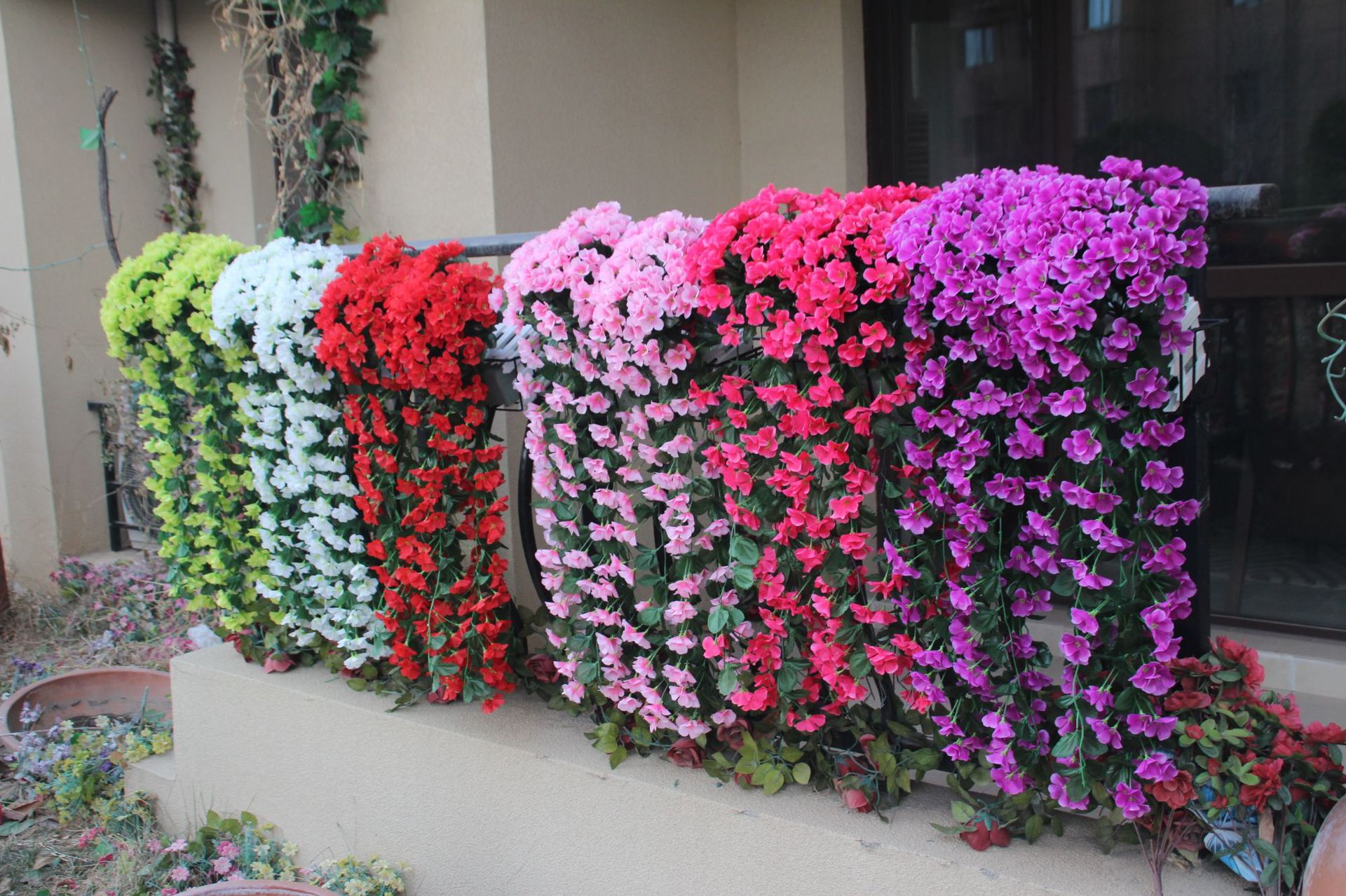仿真紫罗兰壁挂花藤婚庆装饰绢花橱窗阳台假花垂吊紫罗兰花藤批发