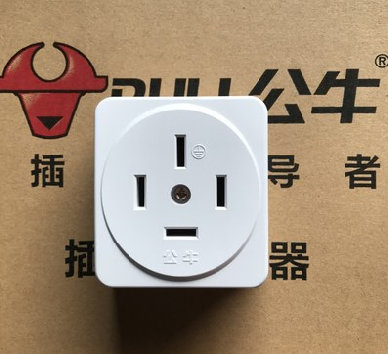 三相四极插座32
