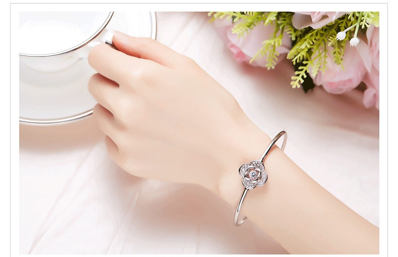 西黛尔复古新款灵动四叶草s925银手镯时尚女生会跳舞