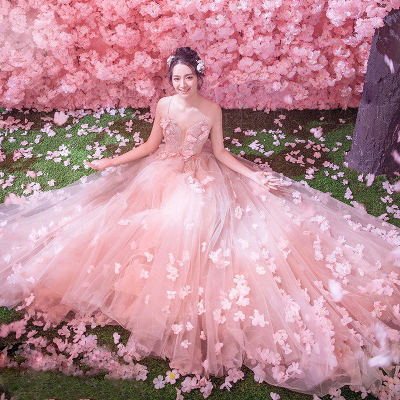 影楼主题婚纱花仙子粉色吊带唯美婚纱礼服情侣拍照摄影写真服装