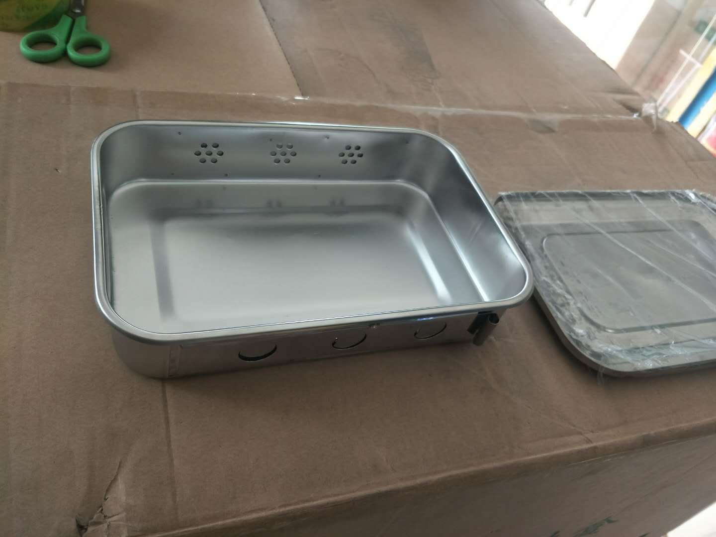 医用不锈钢消毒盘器械盘有孔带孔带盖方盘器械消毒盒托盘