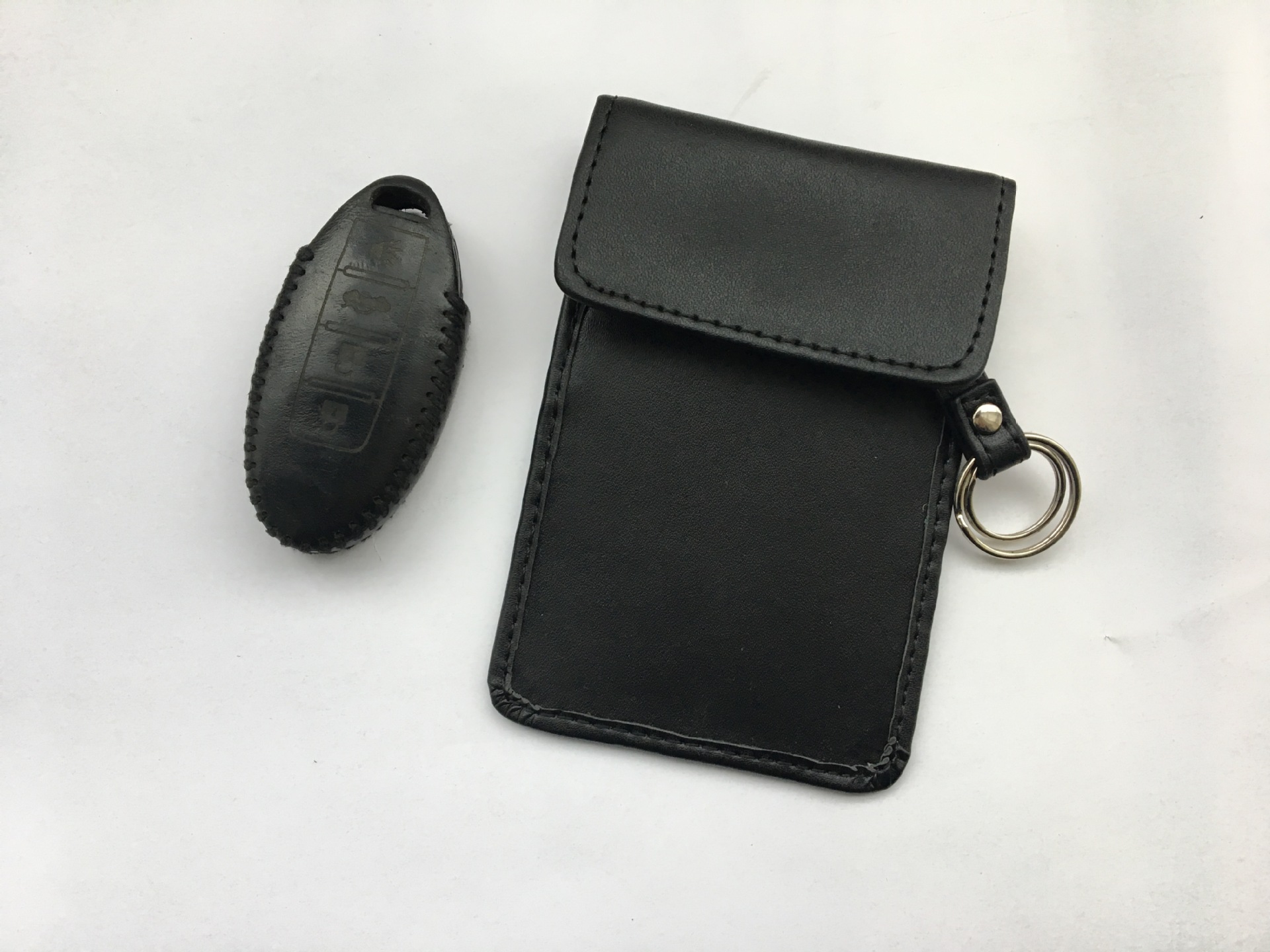 亚马逊新款真皮信号屏蔽袋汽车屏蔽钥匙包双层防扫描感应车钥匙套