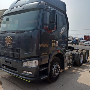 解放j6半挂牵引车