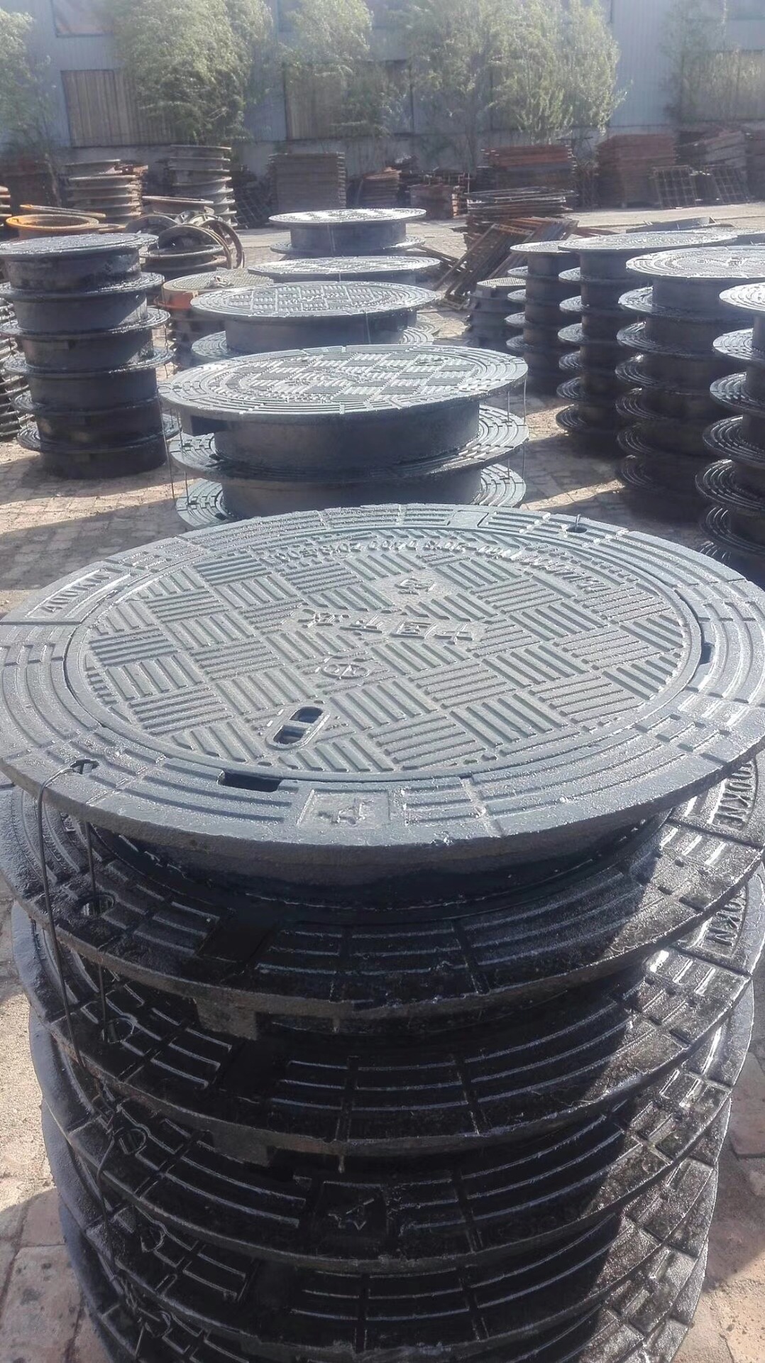 球墨铸铁井盖重型广州水务可调式井盖防沉降式市政专用圆700*800