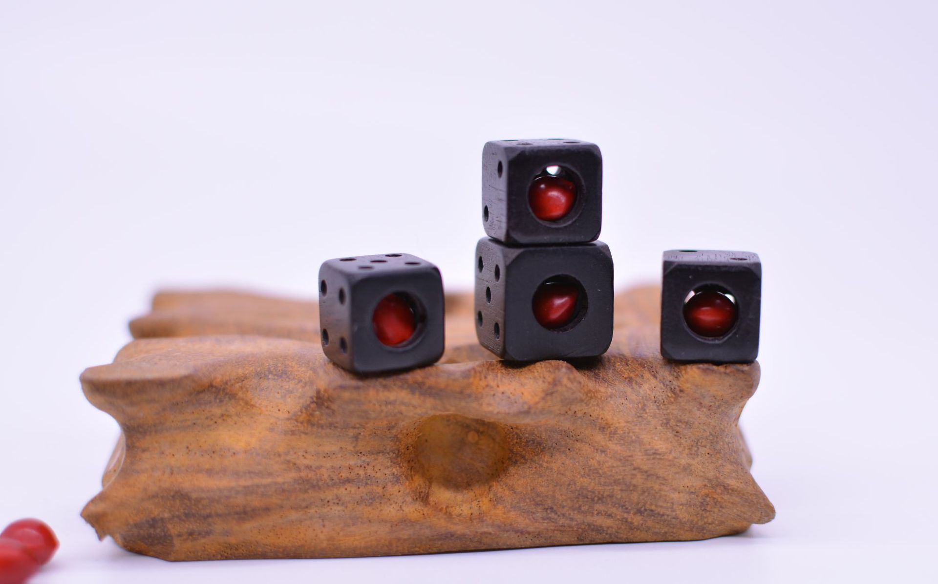 批发黑檀骰子吊坠 玲珑骰子安红豆紫光檀骰子diy手工手链项链配件