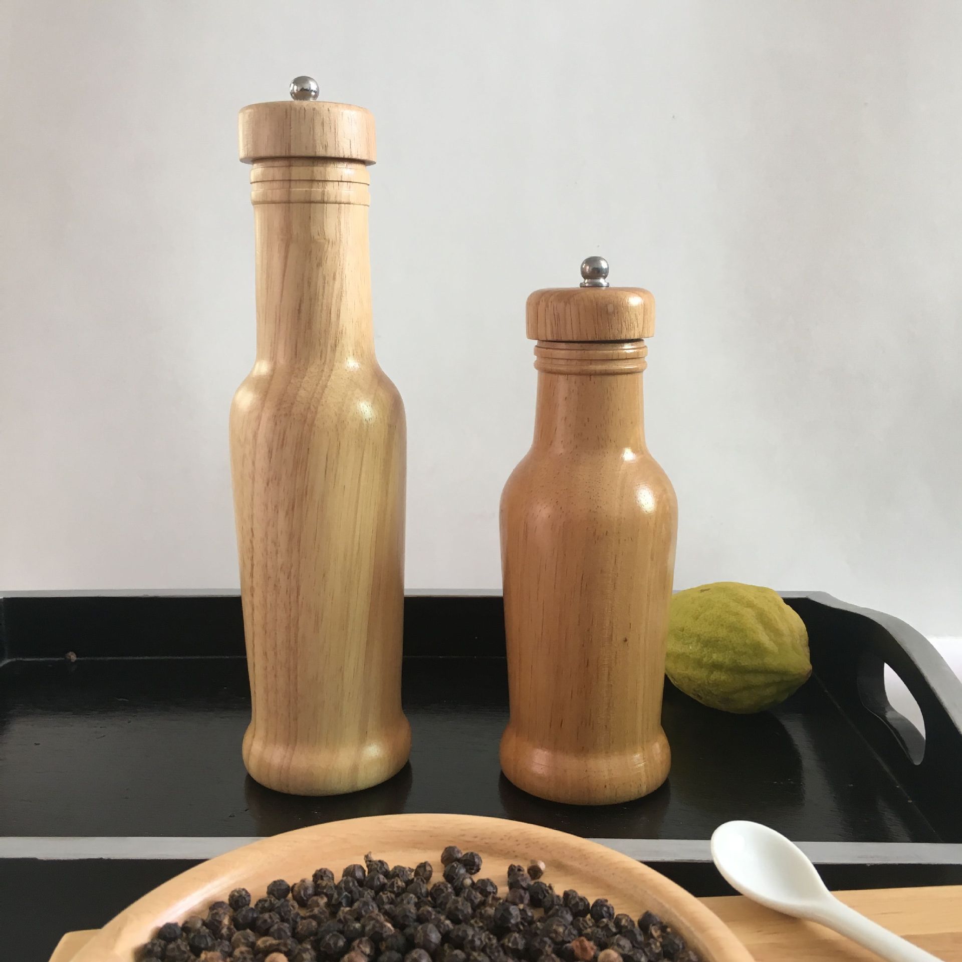 热销酒瓶形胡椒研磨器 木质胡椒磨 手动胡椒粉瓶