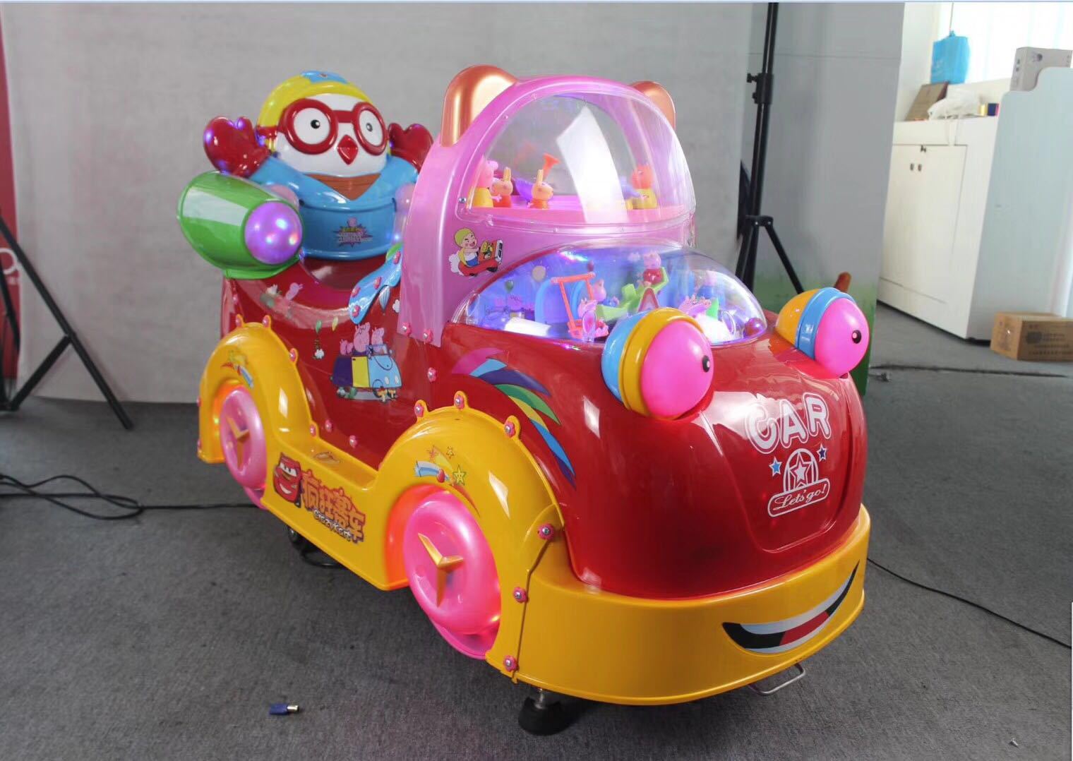 2018新款儿童电动疯狂赛车摇摆机商用小孩投币摇摇车厂家直销玩具