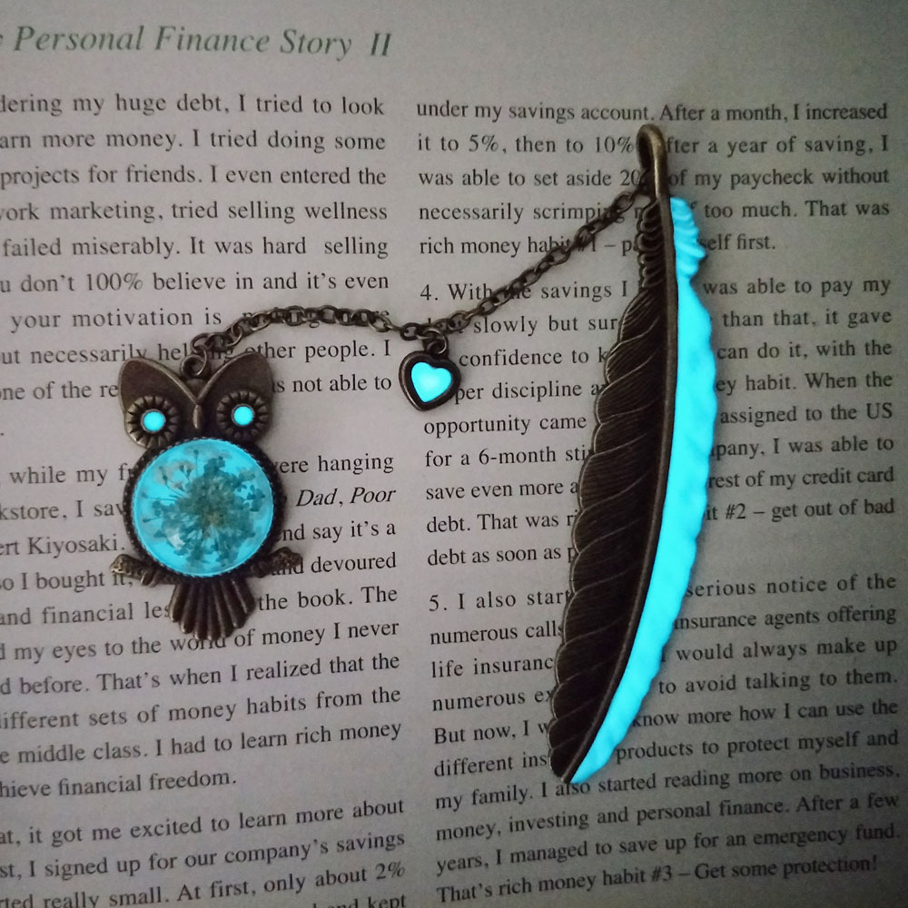 夜光羽毛猫头鹰书签复古发光合金书签荧光水晶干花