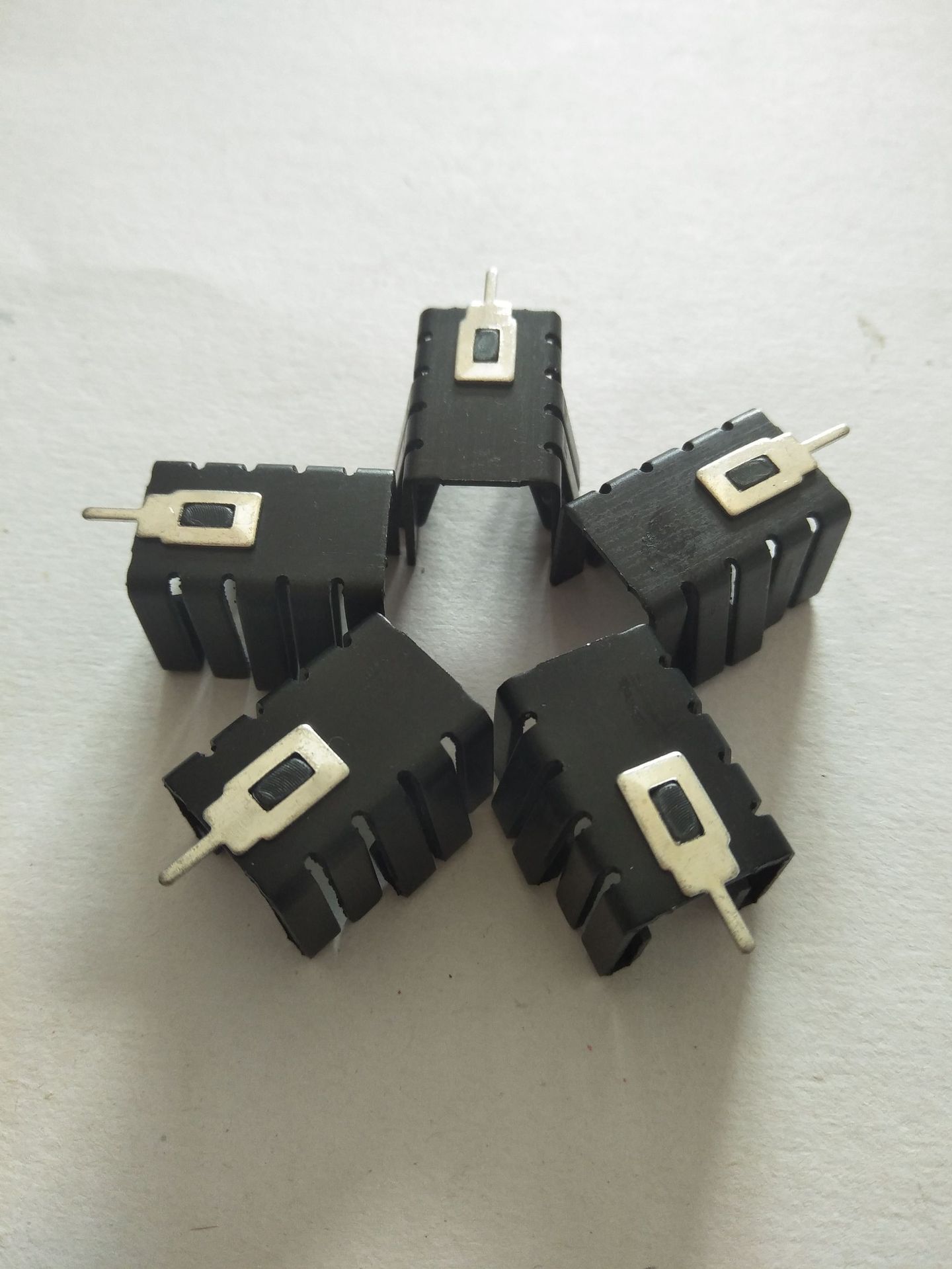 大量供应bkt小散热片,电源散热片,铝散热片,铜散热片,冲压件