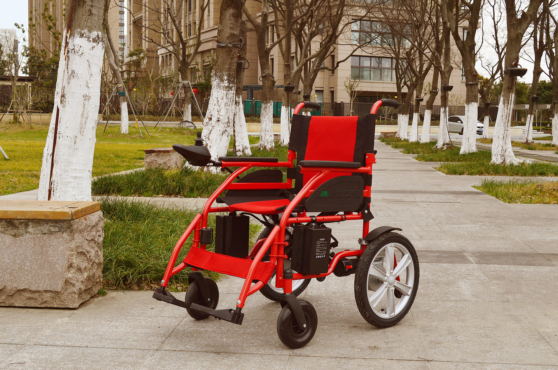 博赛折叠电动爬楼轮椅能上下楼两用上下楼电动履带爬楼梯轮椅