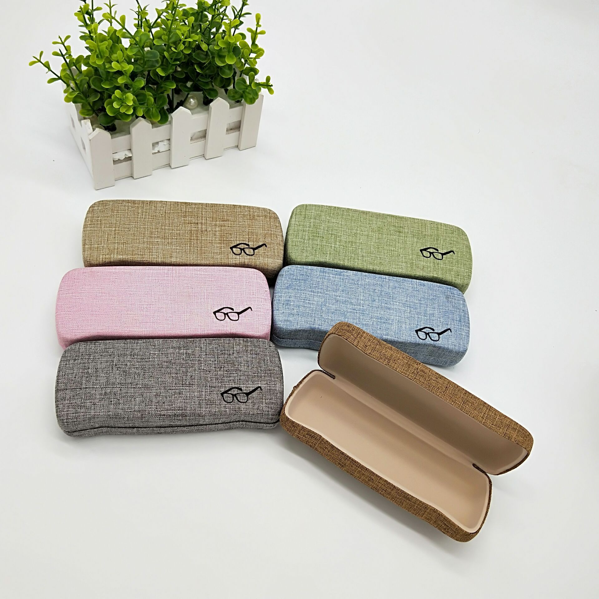 款式09用途眼镜盒型号09材质铁质品牌自主商品属性商品属性商品描述