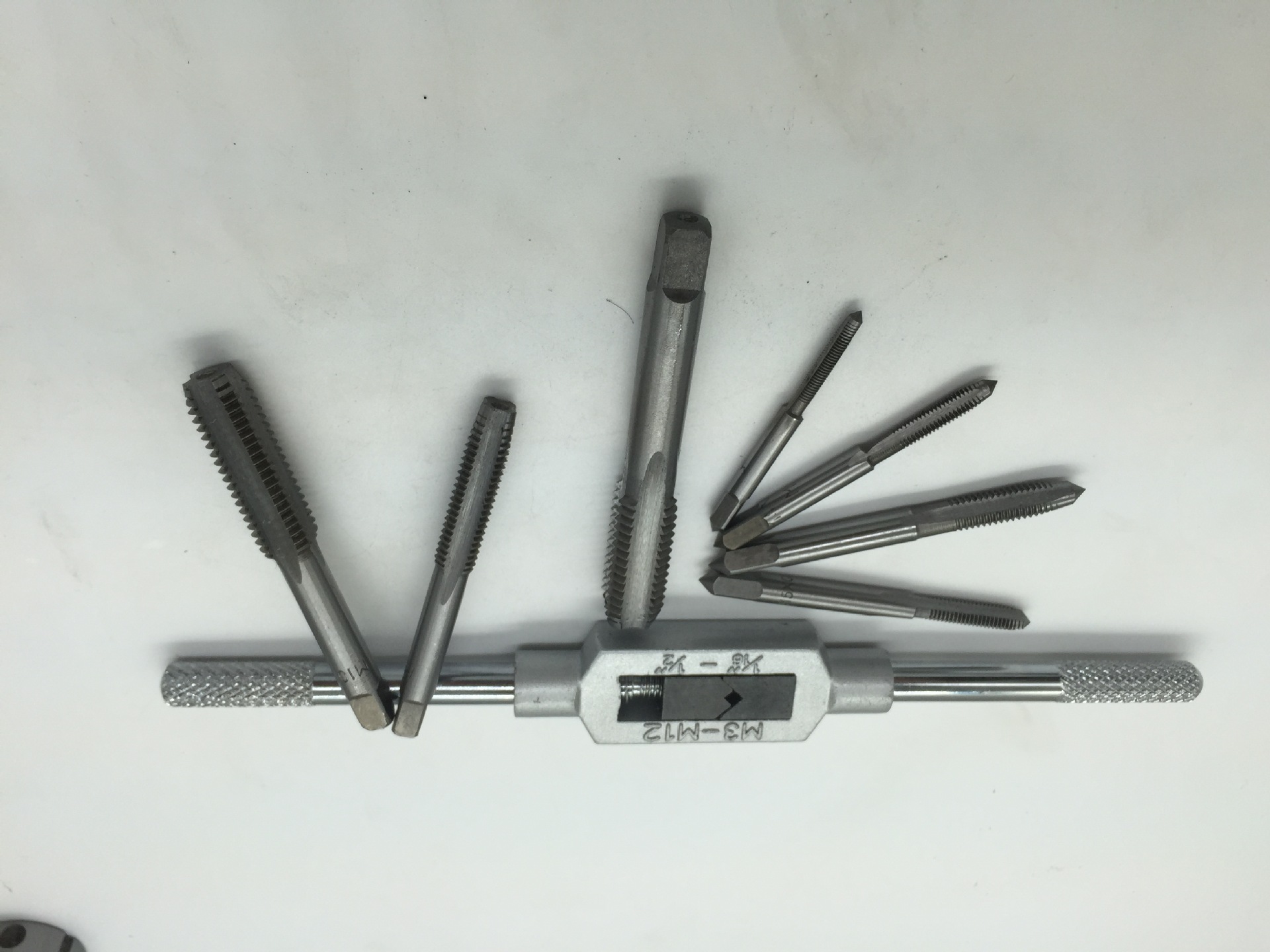 厂家直销7件套丝锥m3-12手用合金钢公制丝锥组套丝攻攻丝工具套装