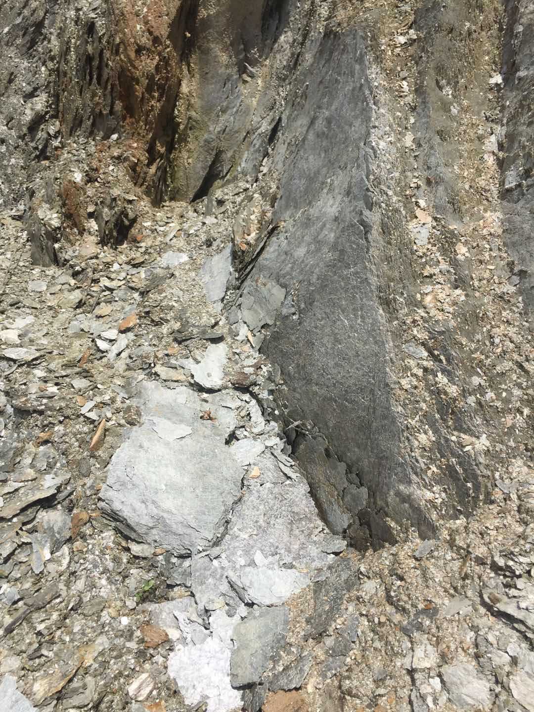 黑滑石黑滑石矿石黑滑石原矿