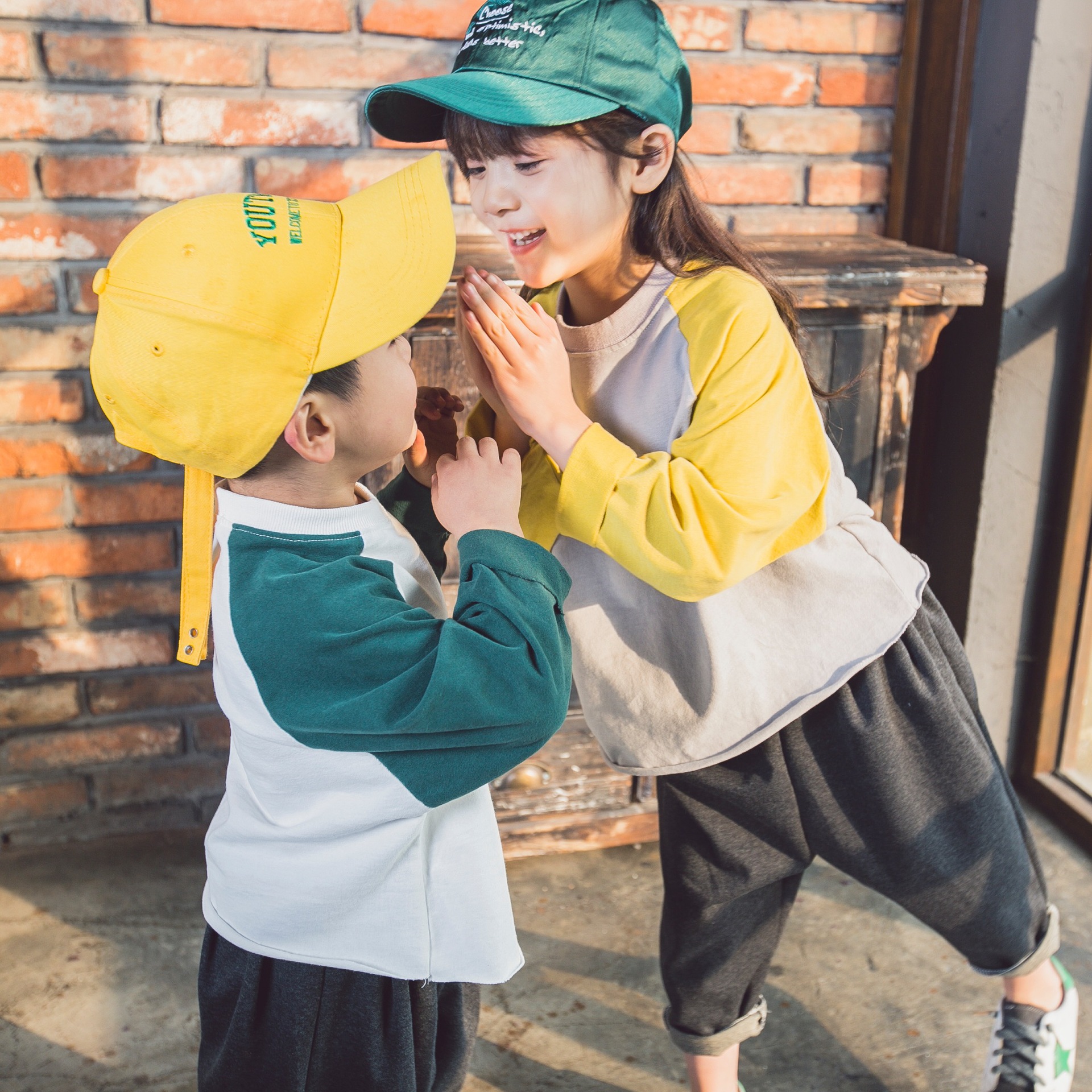 2018春款童装新款卫衣韩版男女中小童纯棉长款套头打底衫现货批发