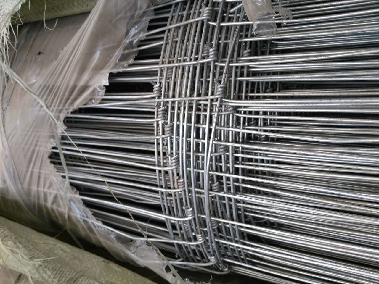 牛栏网厂家生产草原护栏网 畜牧围栏网 出货快