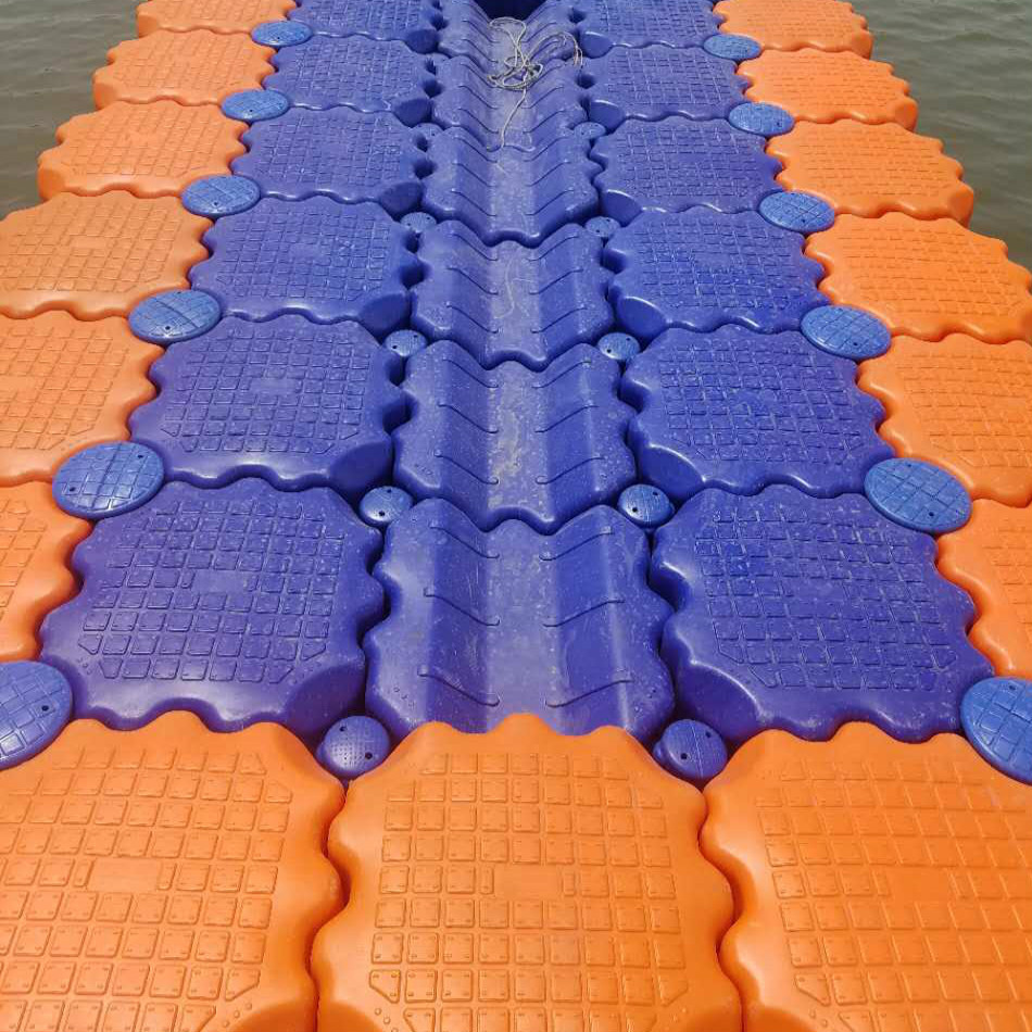 水上浮筒摩托艇码头 可随意变换观光艇平台 国内专业的水上漂浮桶