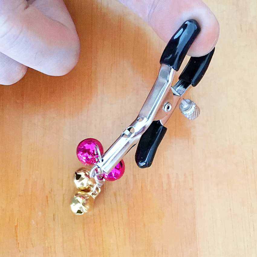 调情趣4铃铛外阴唇夹乳夹 夫妻sm性诱惑敏感带链坠挑逗暧昧性器具