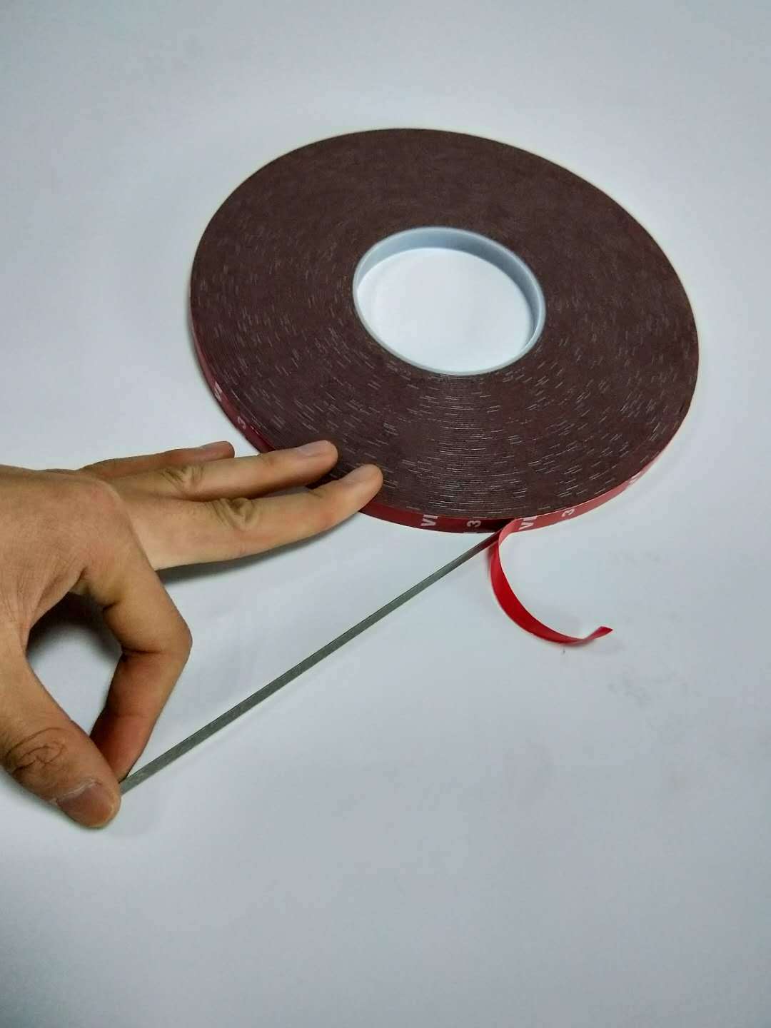 厂家直销双面胶汽车专用不留痕泡沫宽1.0cm宽33m长汽车摆件专用