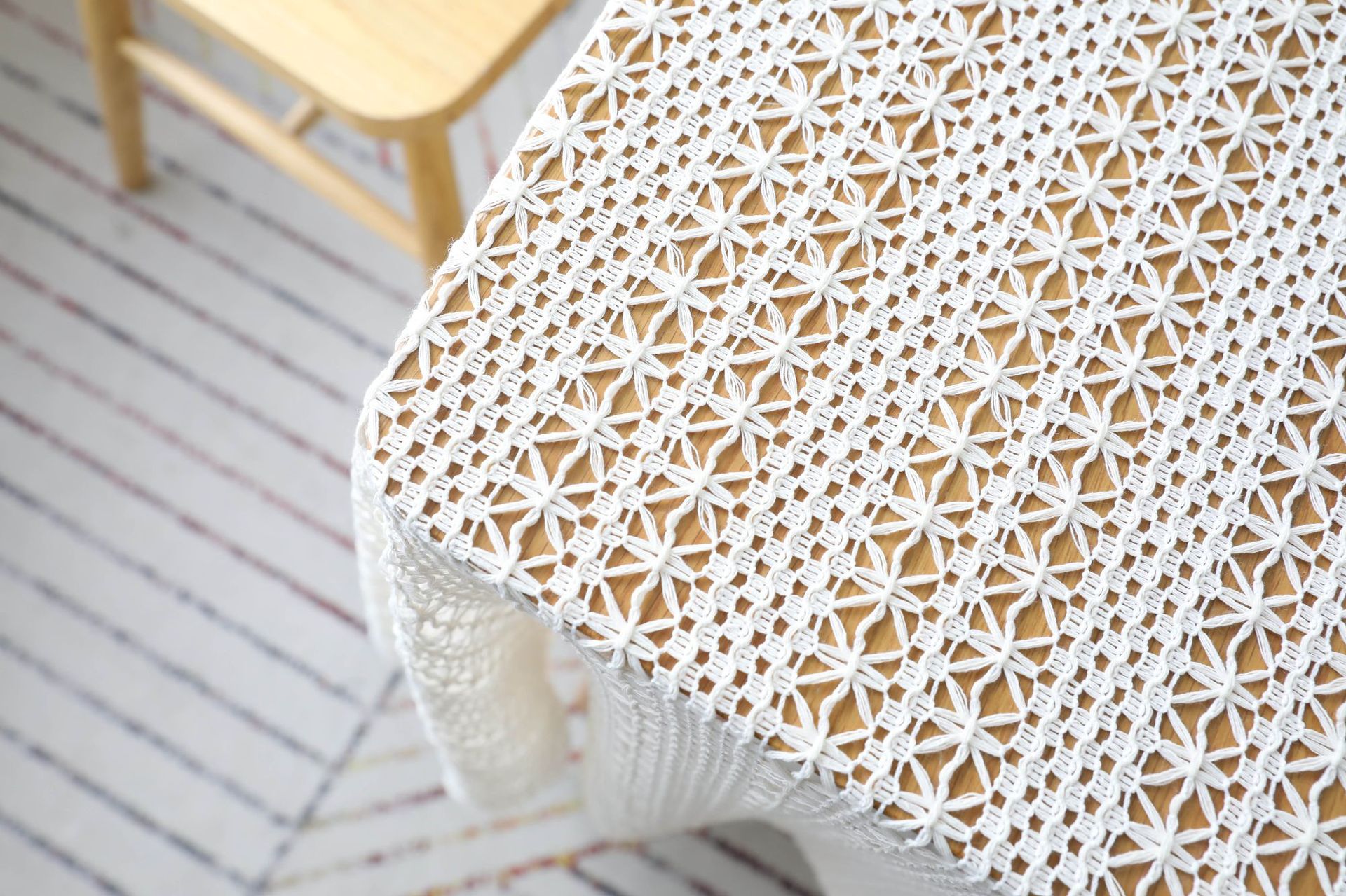 森系田园钩针盖巾餐桌布编织桌布镂空桌布台布钢琴巾拍摄道具采购价格