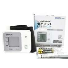 欧姆龙腕式电子血压器全自动老人手腕式血压计6121血压测量仪家用