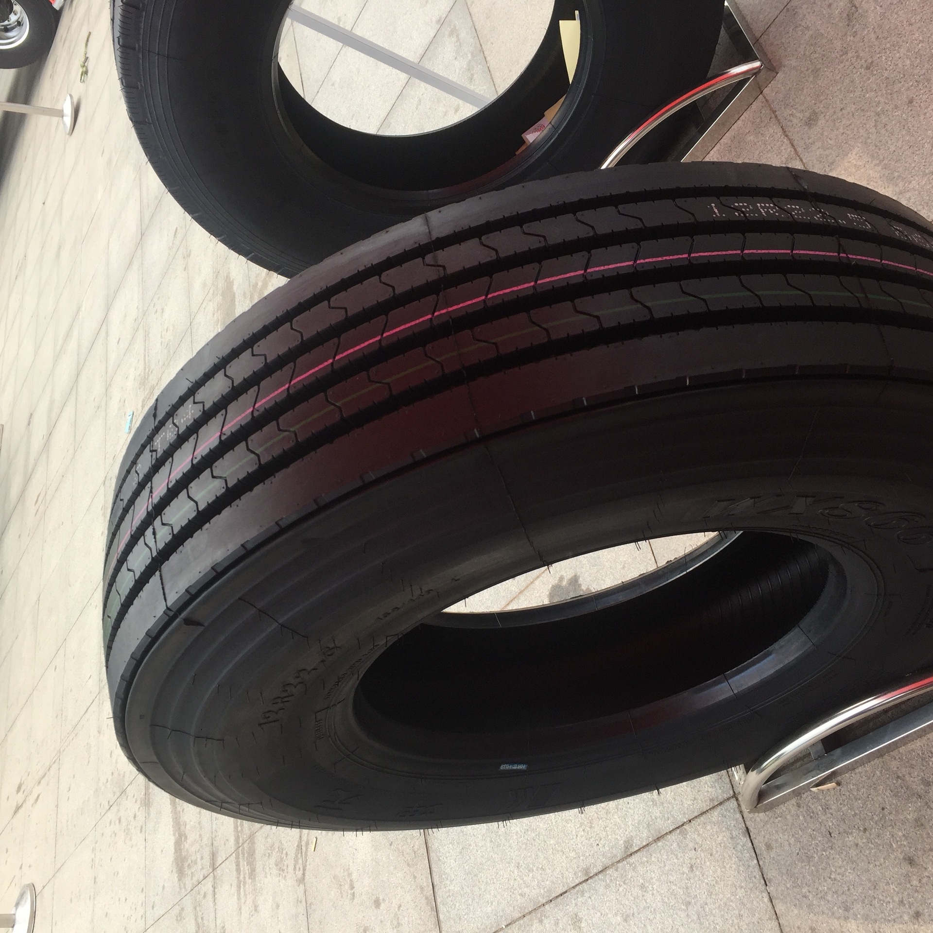 供应全钢子午线轮胎315/80r22.