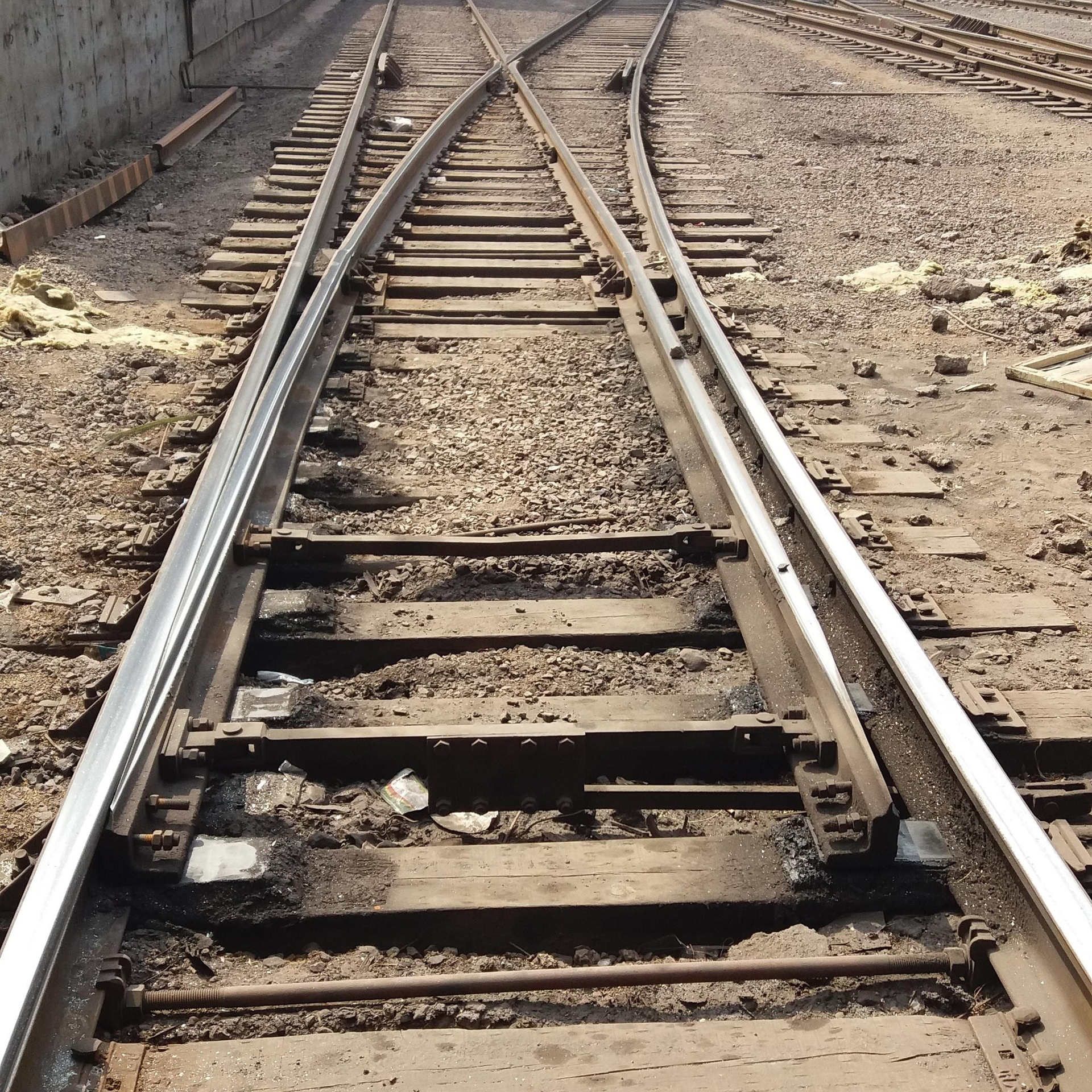 厂家供应整体道岔-轻轨道岔-重轨道岔-铁路道岔