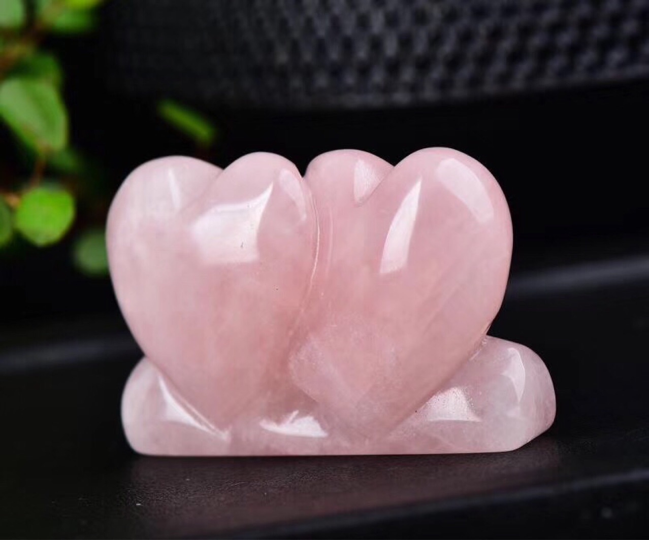 天然粉水晶心心相印摆件