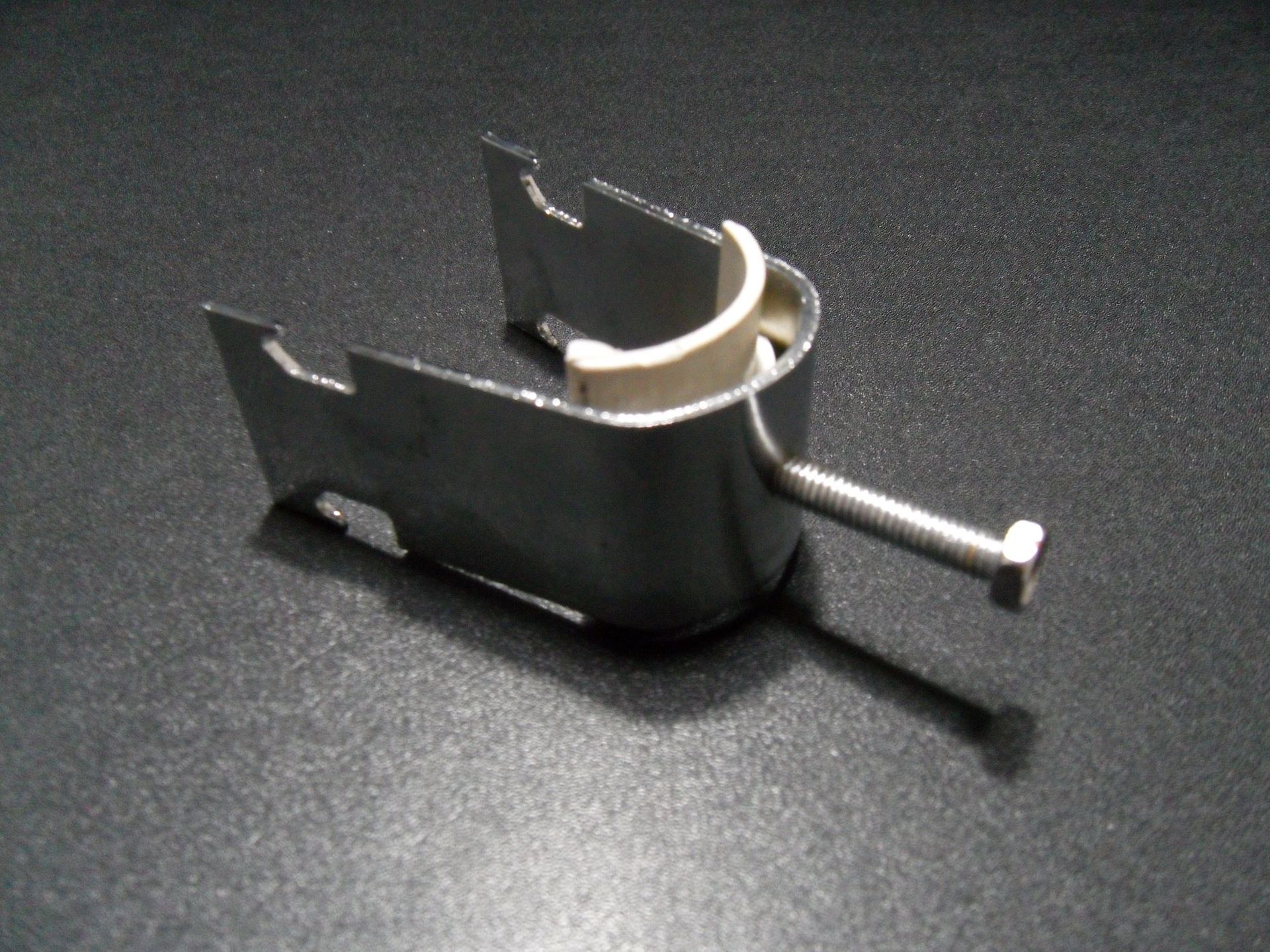 k07桥架电缆固定电缆卡 c型槽电缆夹具 定制电缆卡可来图来样